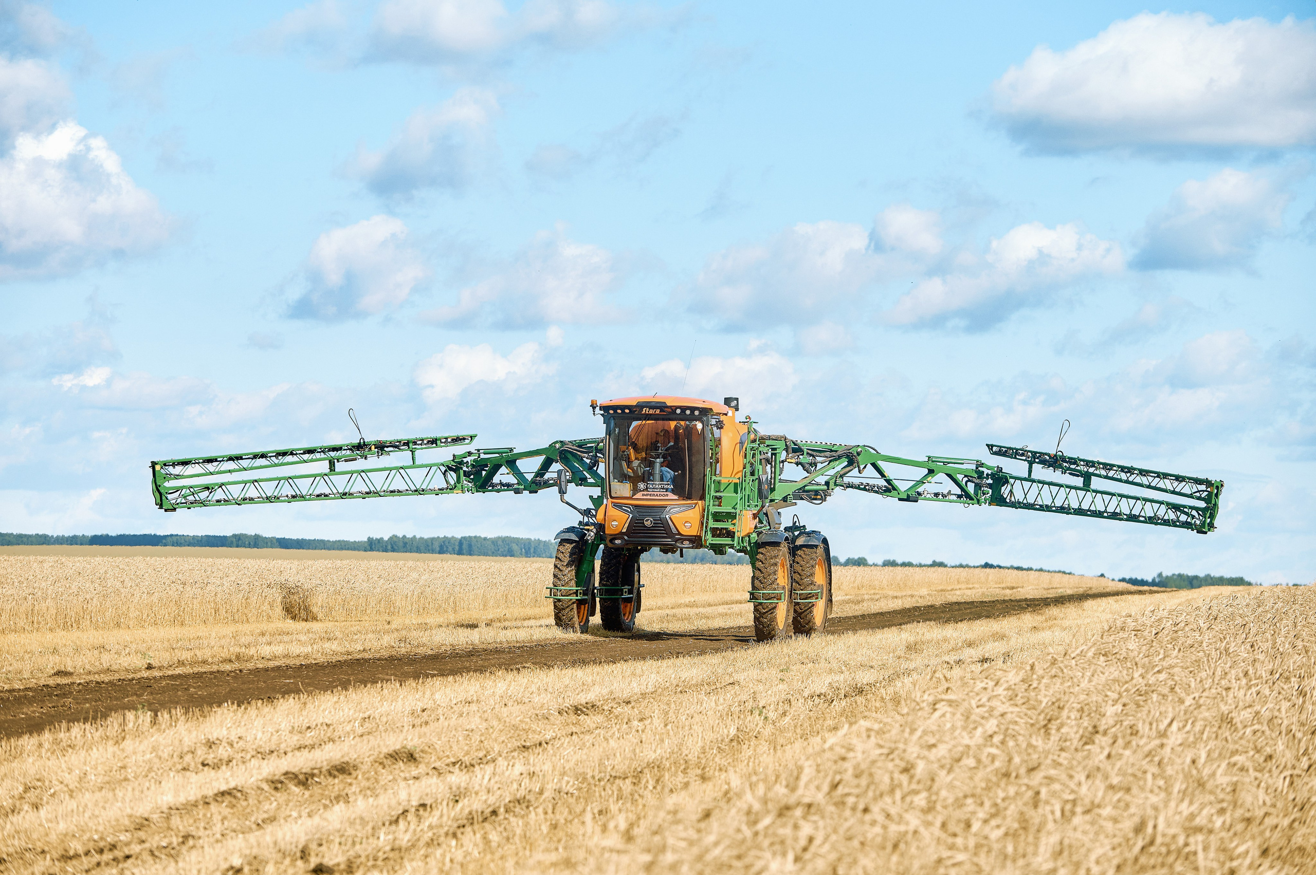 Портфолио репортажной фотосъёмки: сельхозтехника "Галактика". Фотограф Яковлев Роман — Красноярск