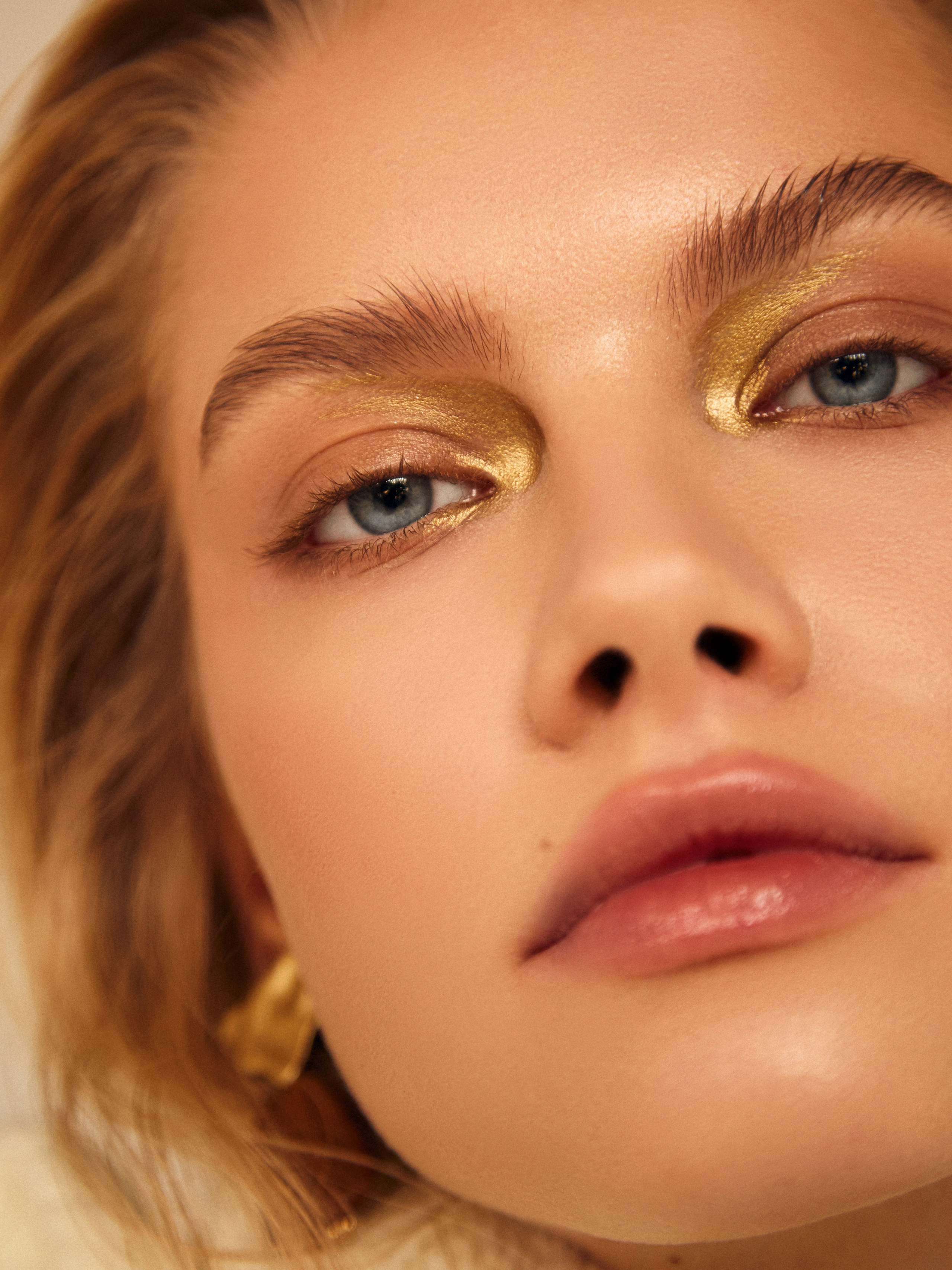 L'Officiel Lithuania. Профессиональный фотограф Федотова Арина