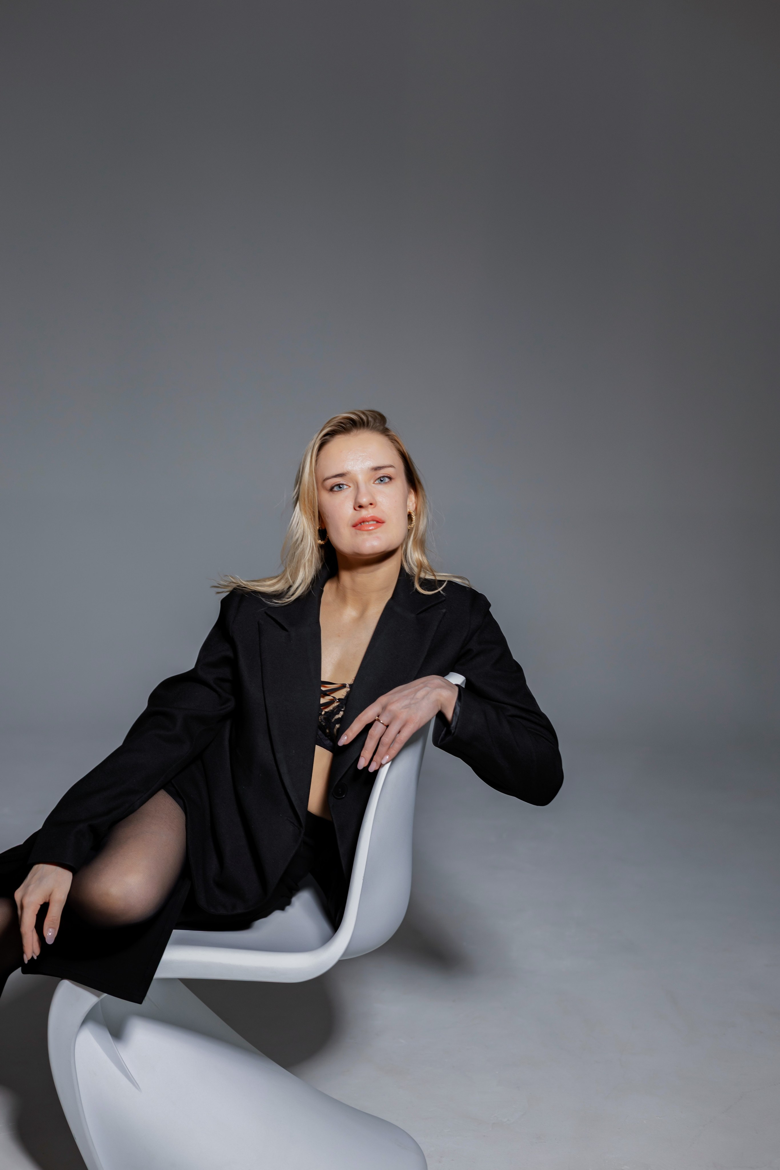 Фотосессия в студии Новотроицк Орск Недорого. Женский фотограф в Орске Новотроицке Динара Долганова