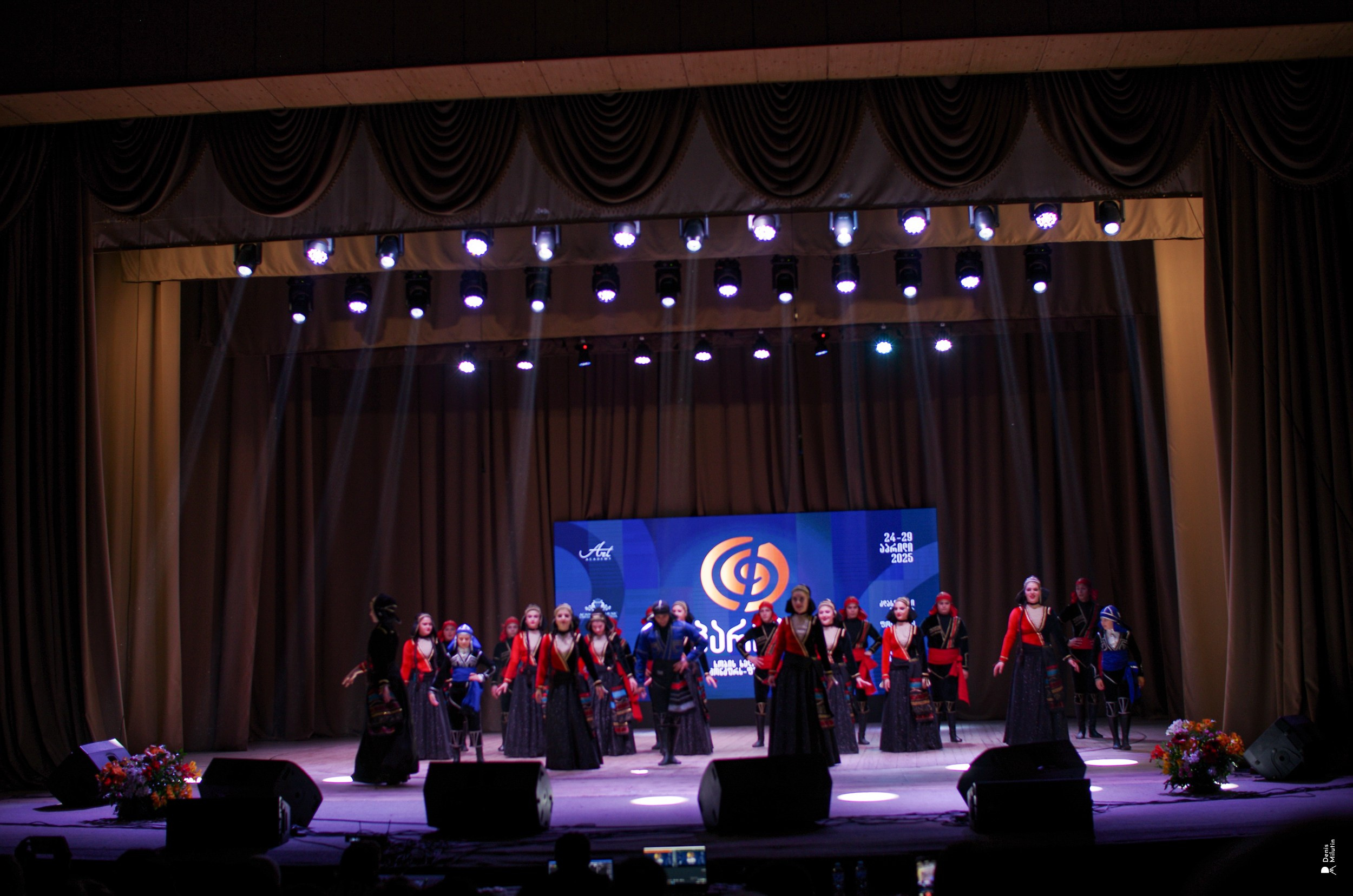 Танцы в Хоби. Портретный фотограф Денис Милютин