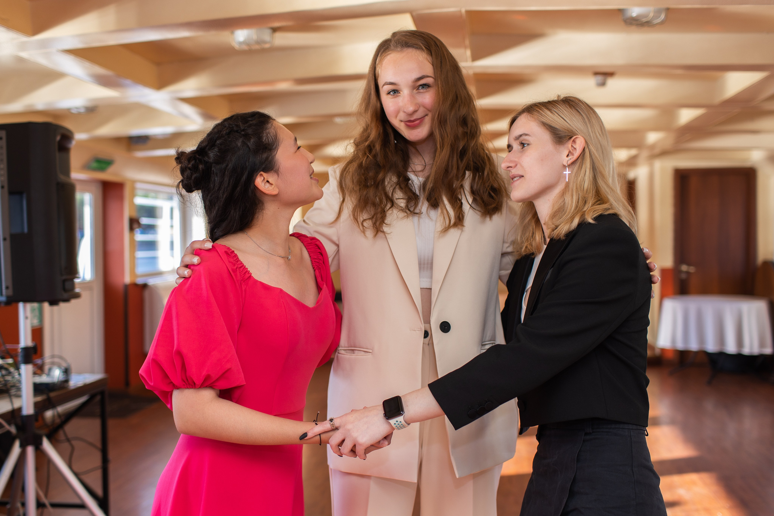 Выпускной на теплоходе Ривьера. Фотограф в Москве Десятова Ксения