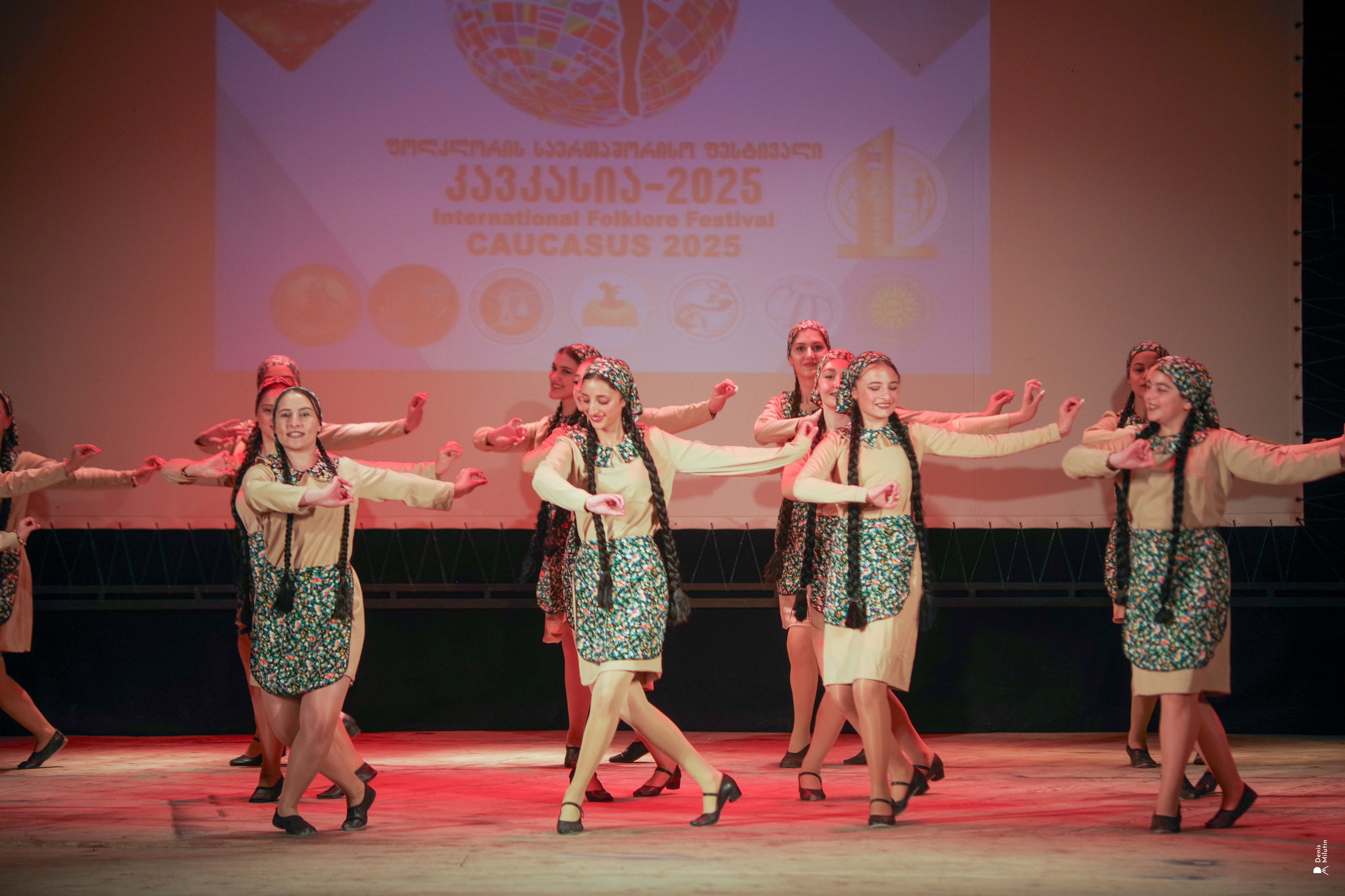 Танцы в прекрасном Они. Портретный фотограф Денис Милютин