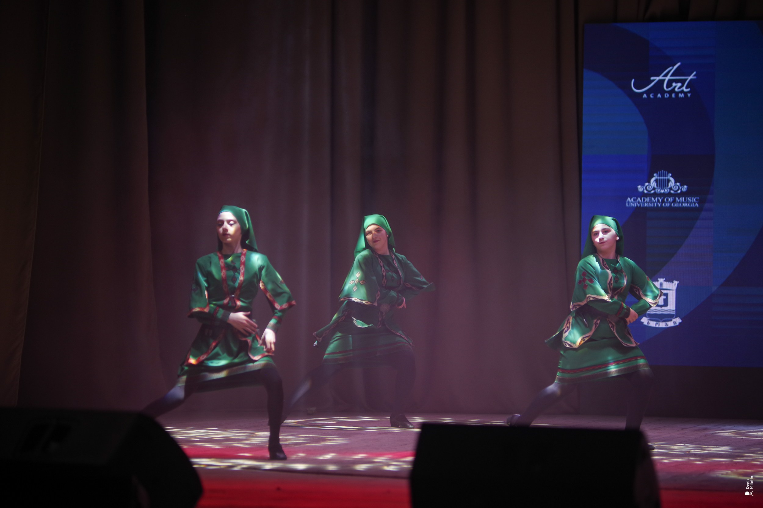 Танцы в Хоби. Портретный фотограф Денис Милютин