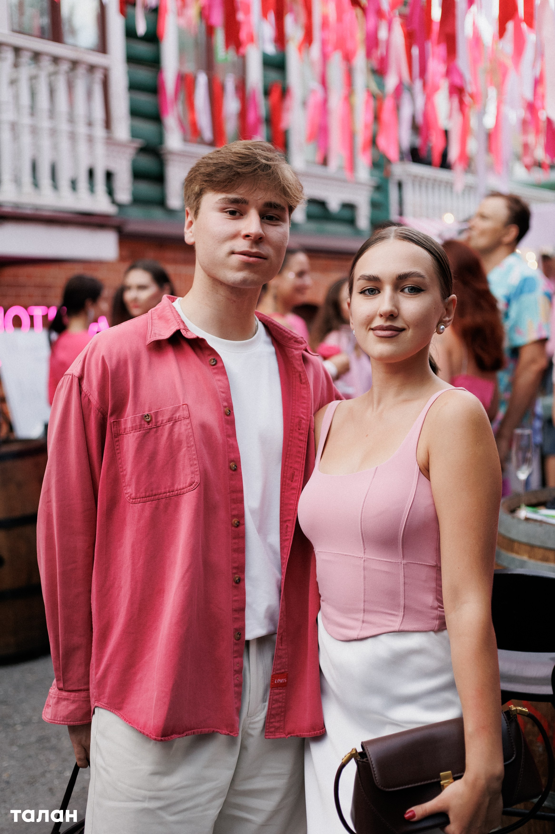 ВИНОТЕКА [бар+магаз] — BIRTHDAY PARTY. СВОИ. ФОТООТЧЕТЫ-СОБЫТИЯ-МЕСТА