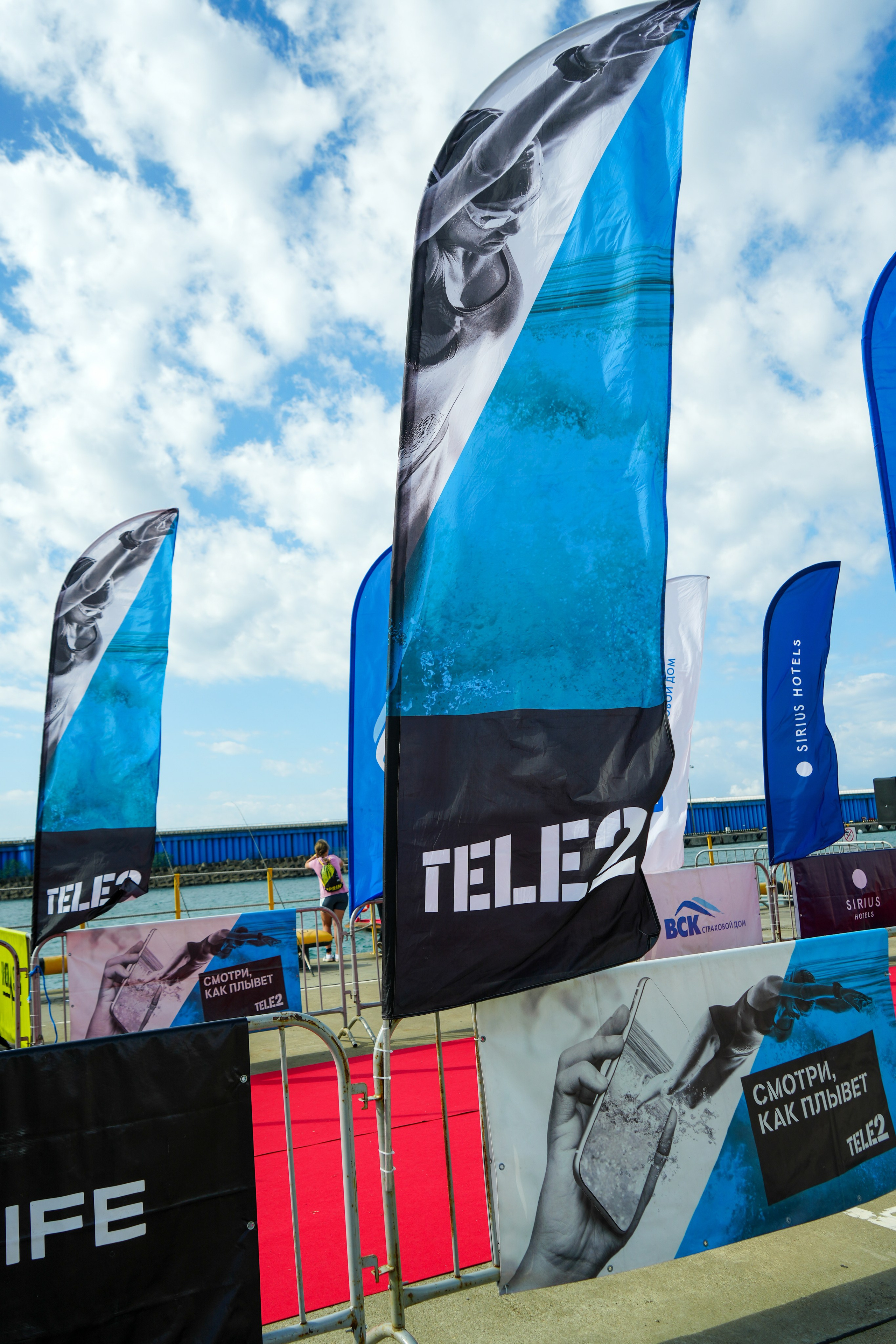 Фотоотчет партнерской интеграции для компании TELE2 на фестивале Ironstar. Репортажный фотограф в Красной Поляне и Сочи Павлюченко Екатерина