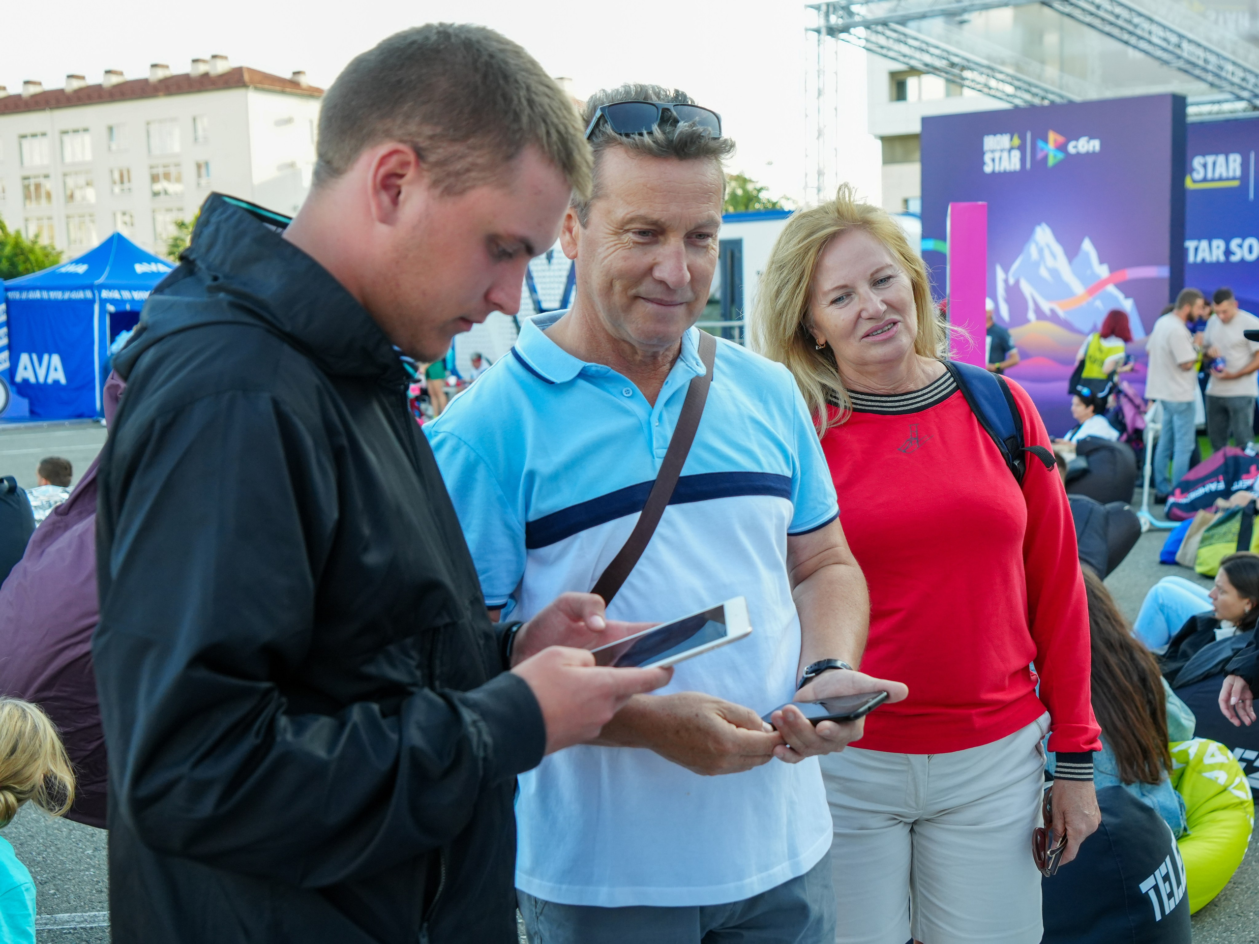 Фотоотчет партнерской интеграции для компании TELE2 на фестивале Ironstar. Репортажный фотограф в Красной Поляне и Сочи Павлюченко Екатерина