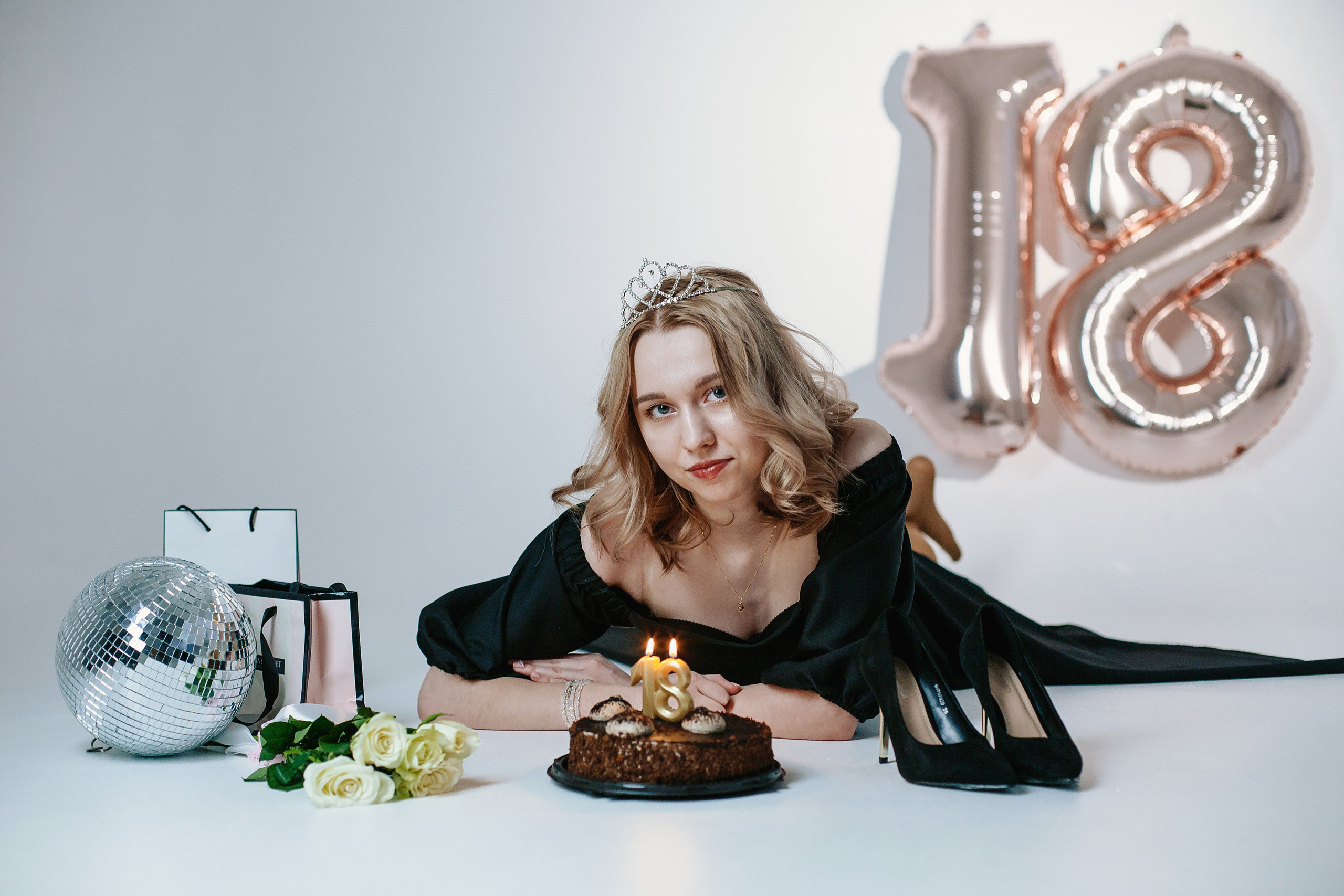 Студийная съемка для Виктории в день рождения. Выпускные альбомы Искитим, Бердск и Новосибирск Крюкова Елена