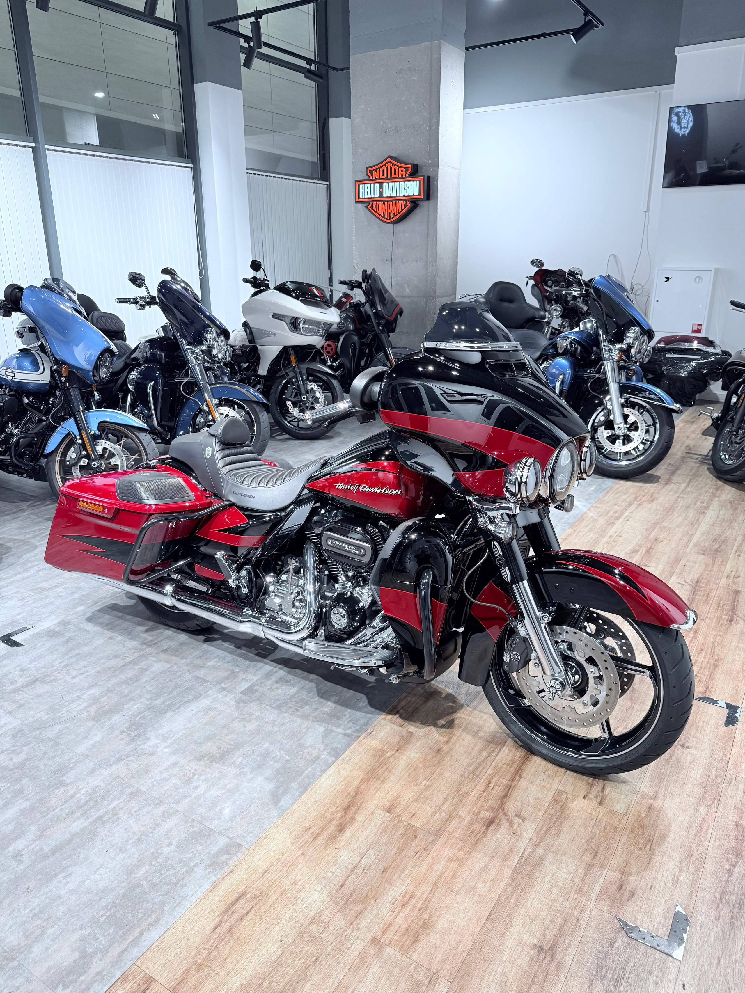 114 CVO Street Glide Special. Hello Davidson, Москва. Только хорошие мотоциклы…