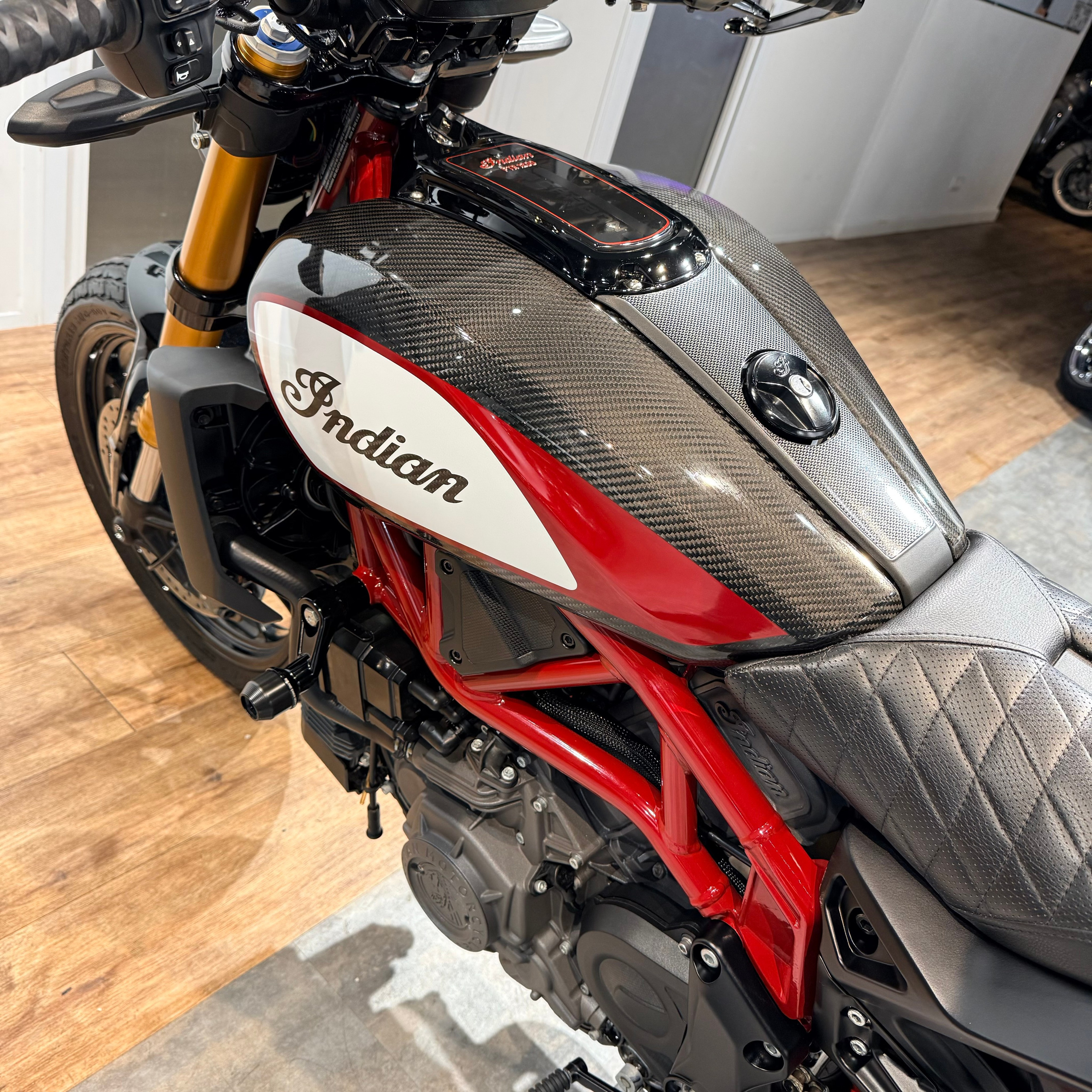 Купить 2021 Indian FTR Carbon Race Replica — подробнее на сайте. Hello Davidson, Москва. Только хорошие мотоциклы…