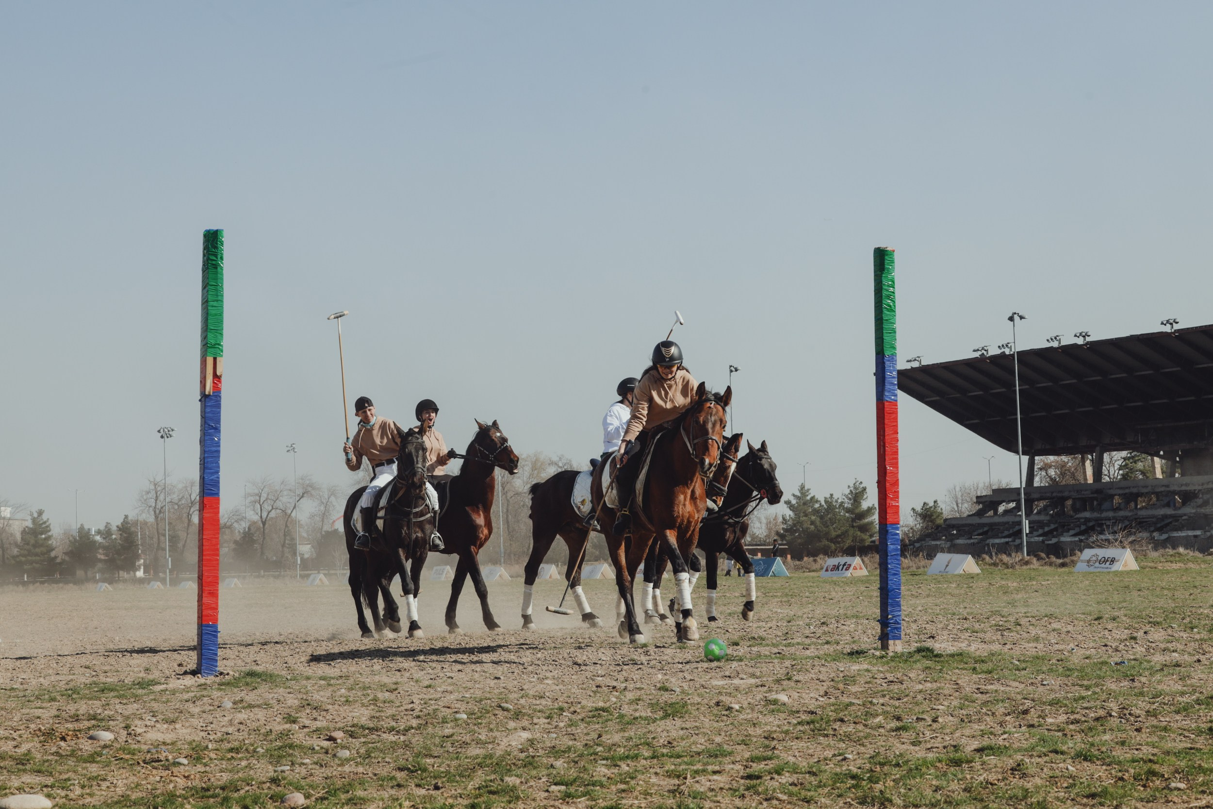 Uzbekistan daily. Commerce & art photographer