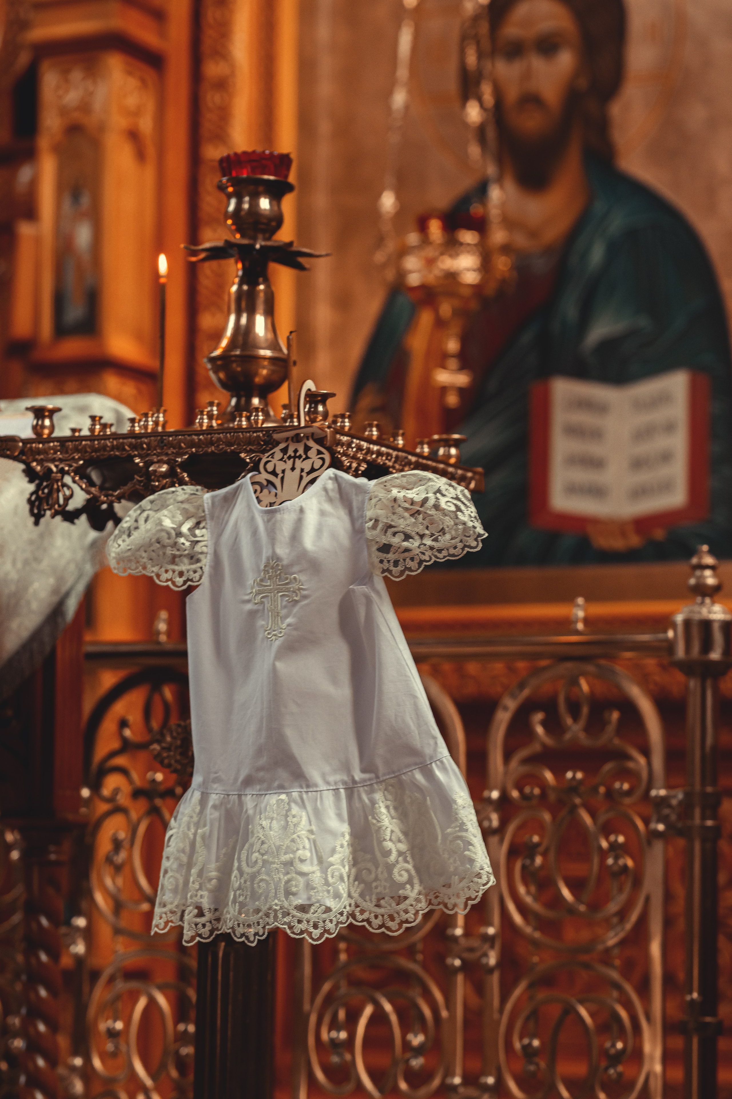 Таинство Крещения Ксении. Фотограф Таинств Крещения и Венчания в г. Курске