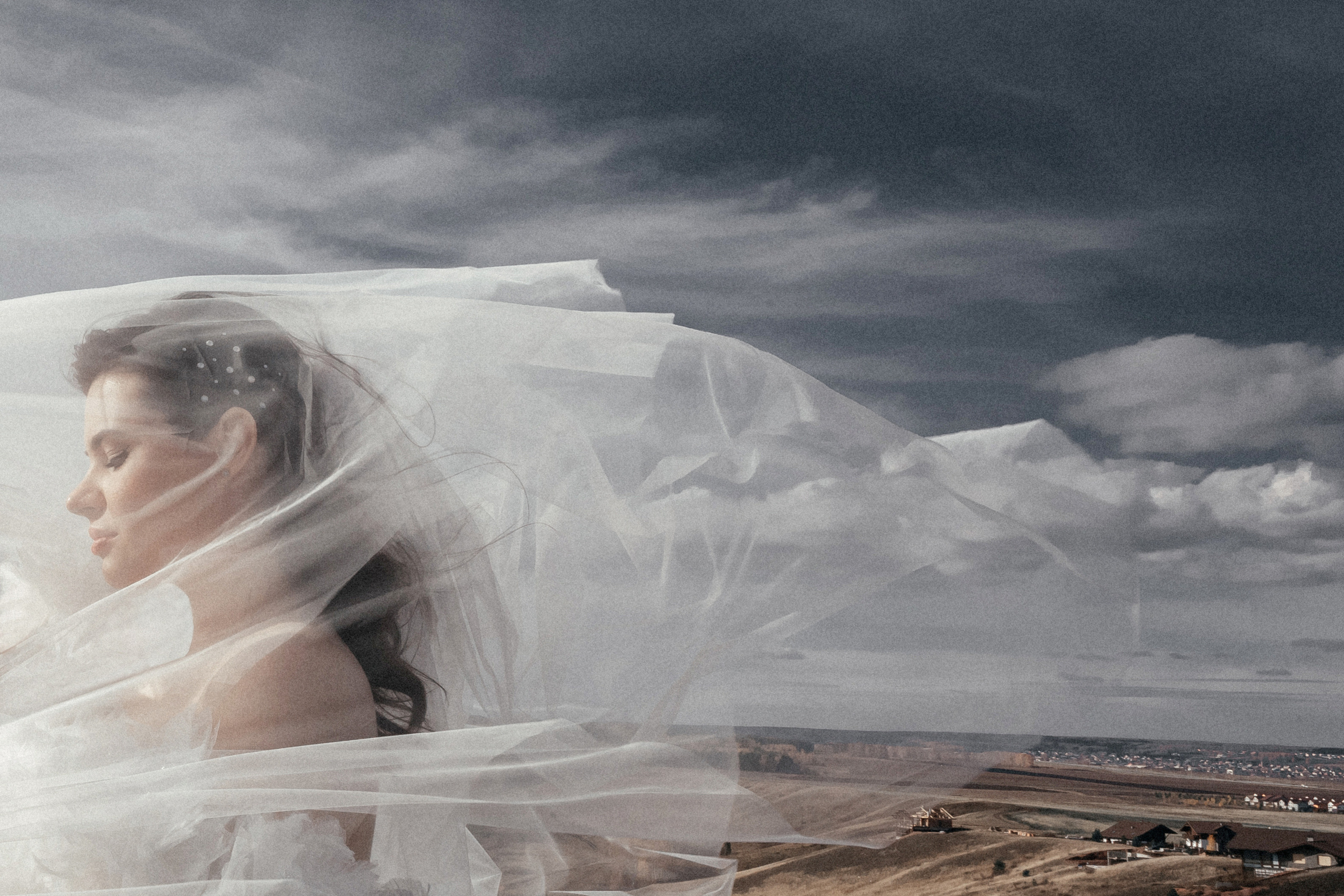 Твой свадебный фотограф в Красноярске! -Классические кадры и драйв репортажа! -Фотографии которые ты поставишь в рамку и фотографии которые ты будешь пересматривать! -Взгляд со стороны и из гущи событий! Звоните пишите, буду рад знакомству)