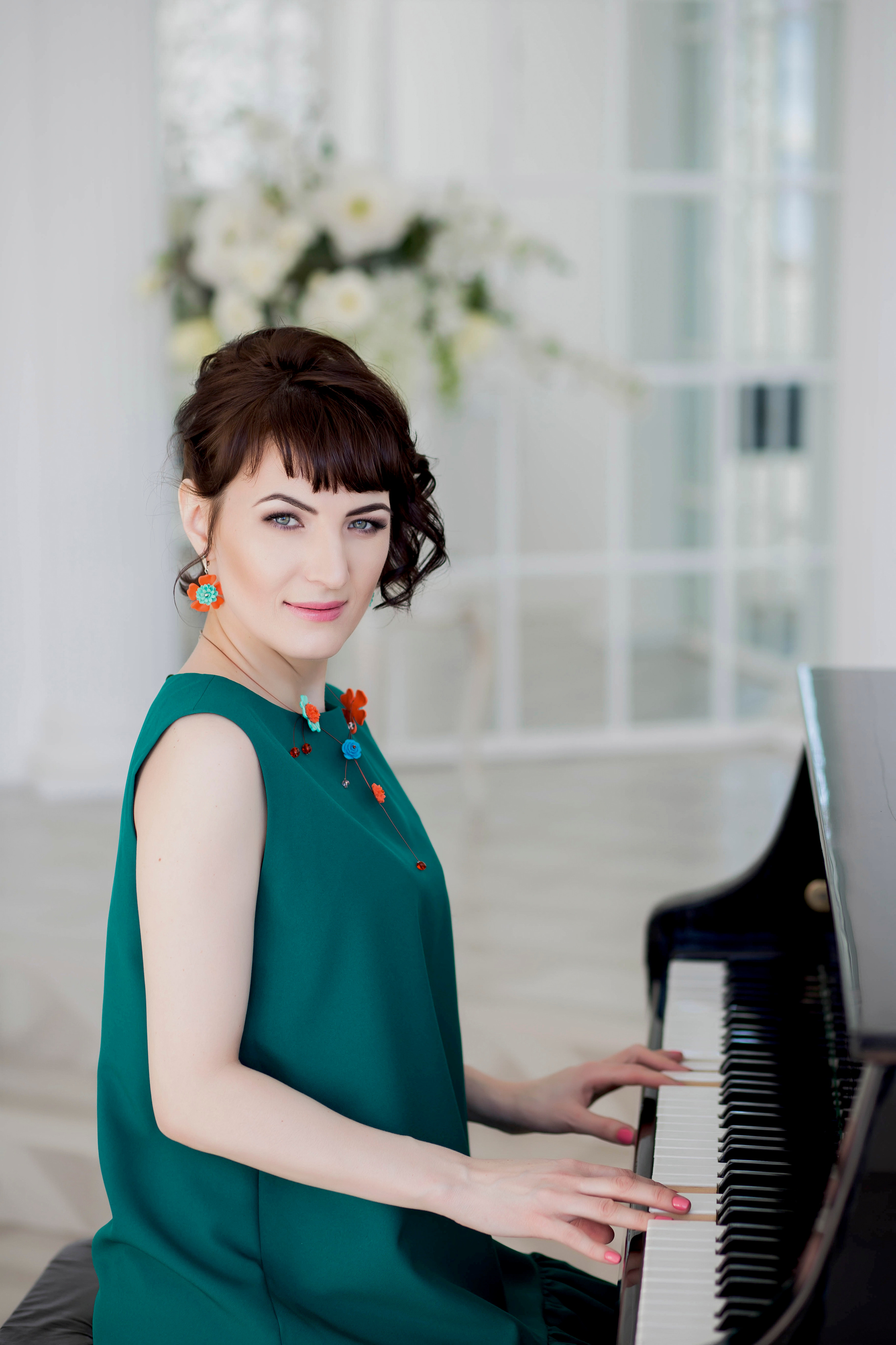 Фотосессия для владелицы магазина украшений. Контент фотограф, фото для блока, бизнес фото в Москве Анна Ларина