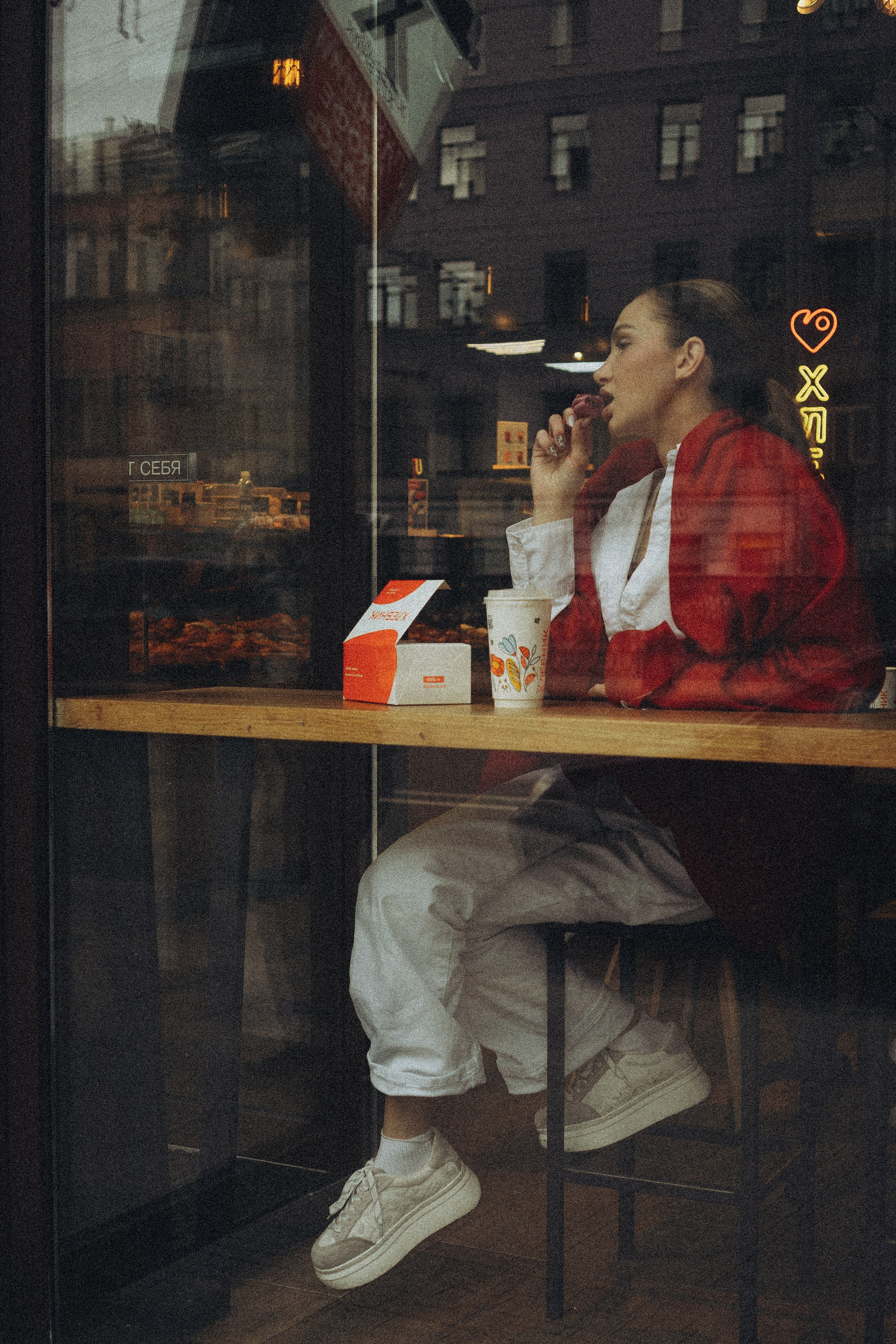 МЫ ГУЛЯЛИ ПРО КРЫШАМ ПИТЕРА. Профессиональный фотограф, Санкт-Петербург — Виктория Богомолова