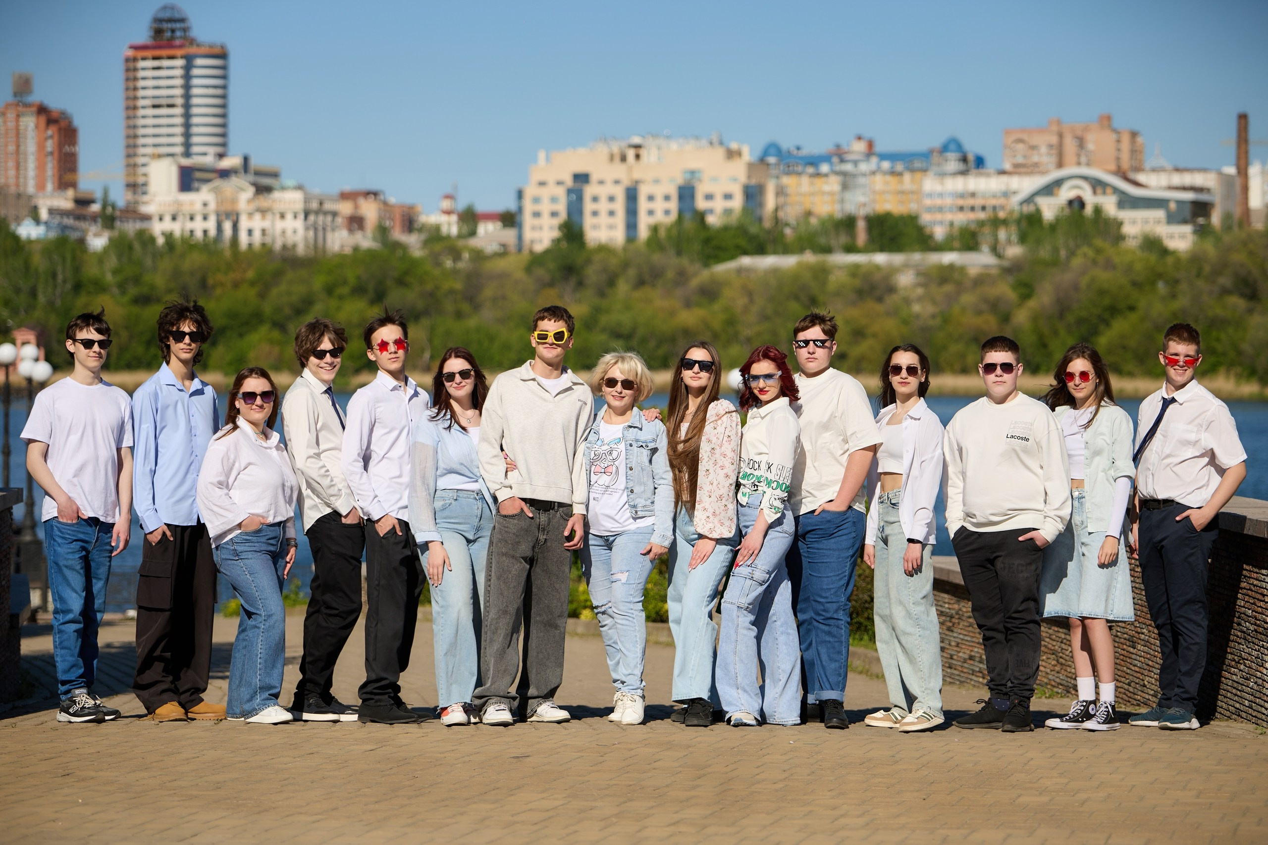 ШКОЛЬНИКИ. ПАРК ЩЕРБАКОВА. Фотограф Татаринов Андрей (Донецк / Макеевка)