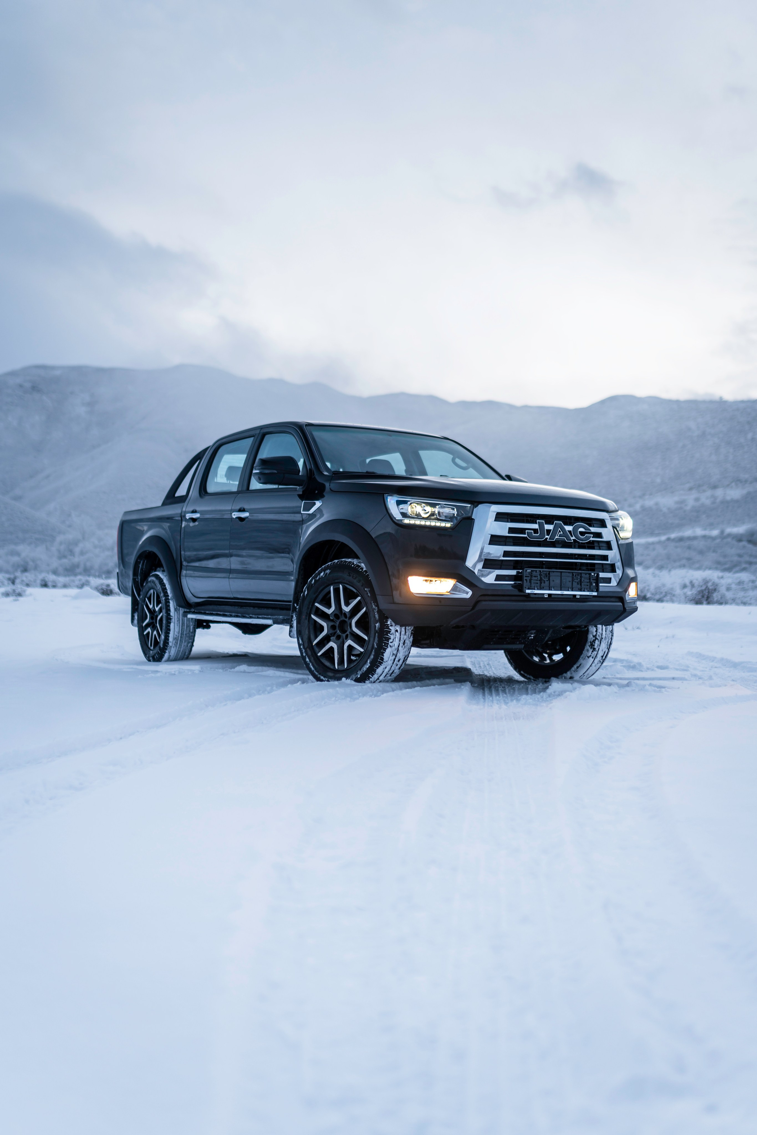 JAC T6. Чен Станислав | Автомобильный фотограф | Алматы, Казахстан