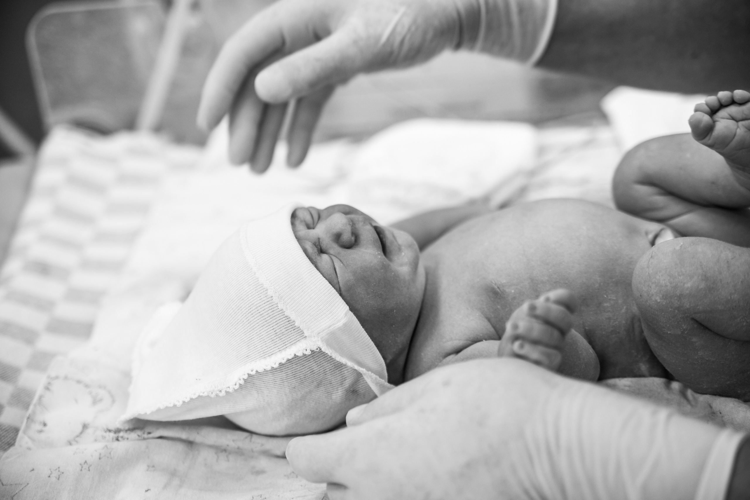 Олеся. Фотосъёмки в роддоме. Семейный фотограф в Калуге Ирина Ушакова. Фотограф на роды