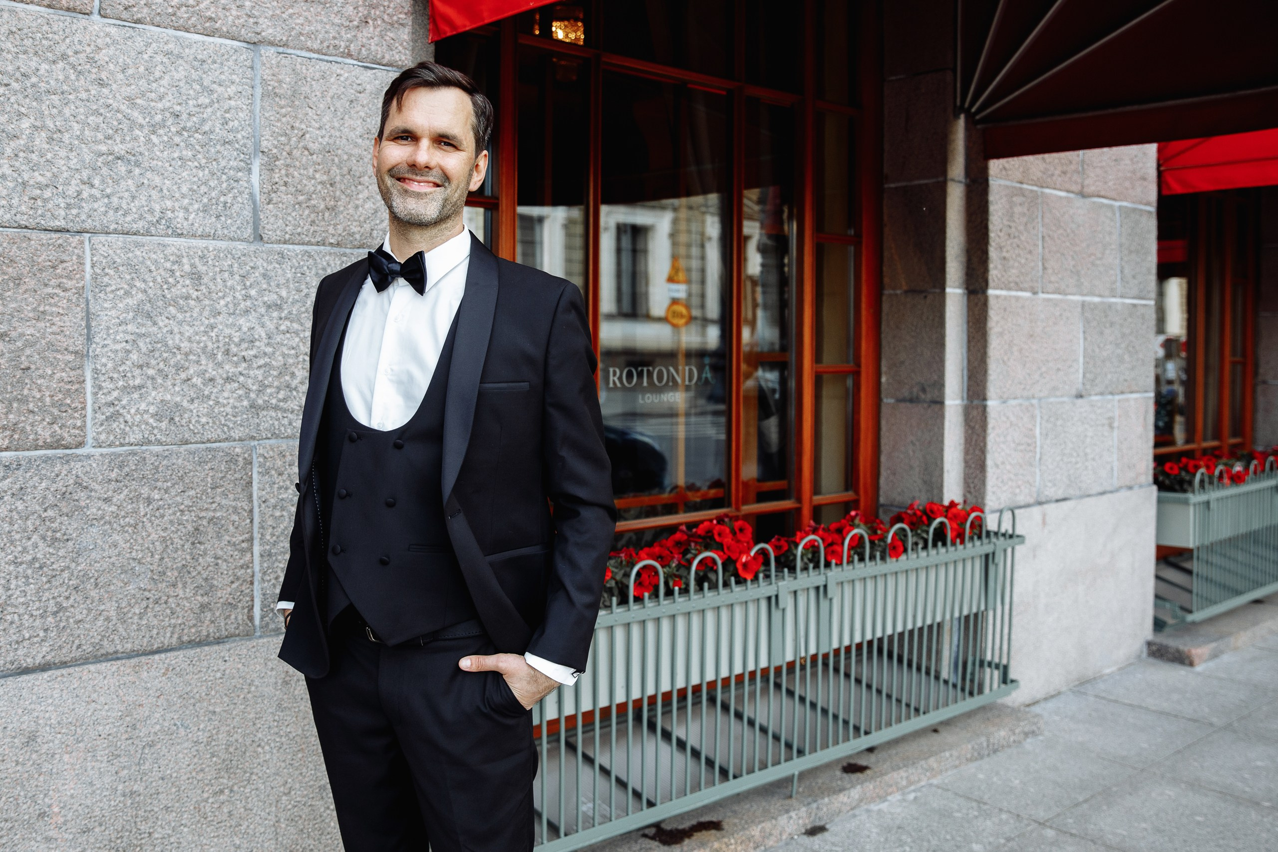 Хотим гулять и пить шампанское. Главная