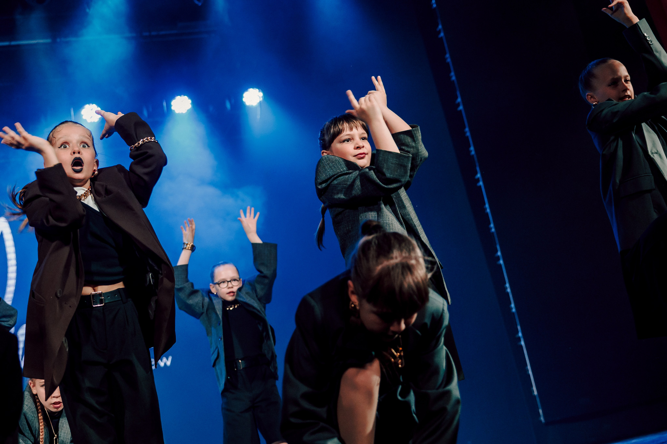 Отчётный концерт танцевальной школы «Red Rabbits» 2025. Лёшка Варзегов — фотограф