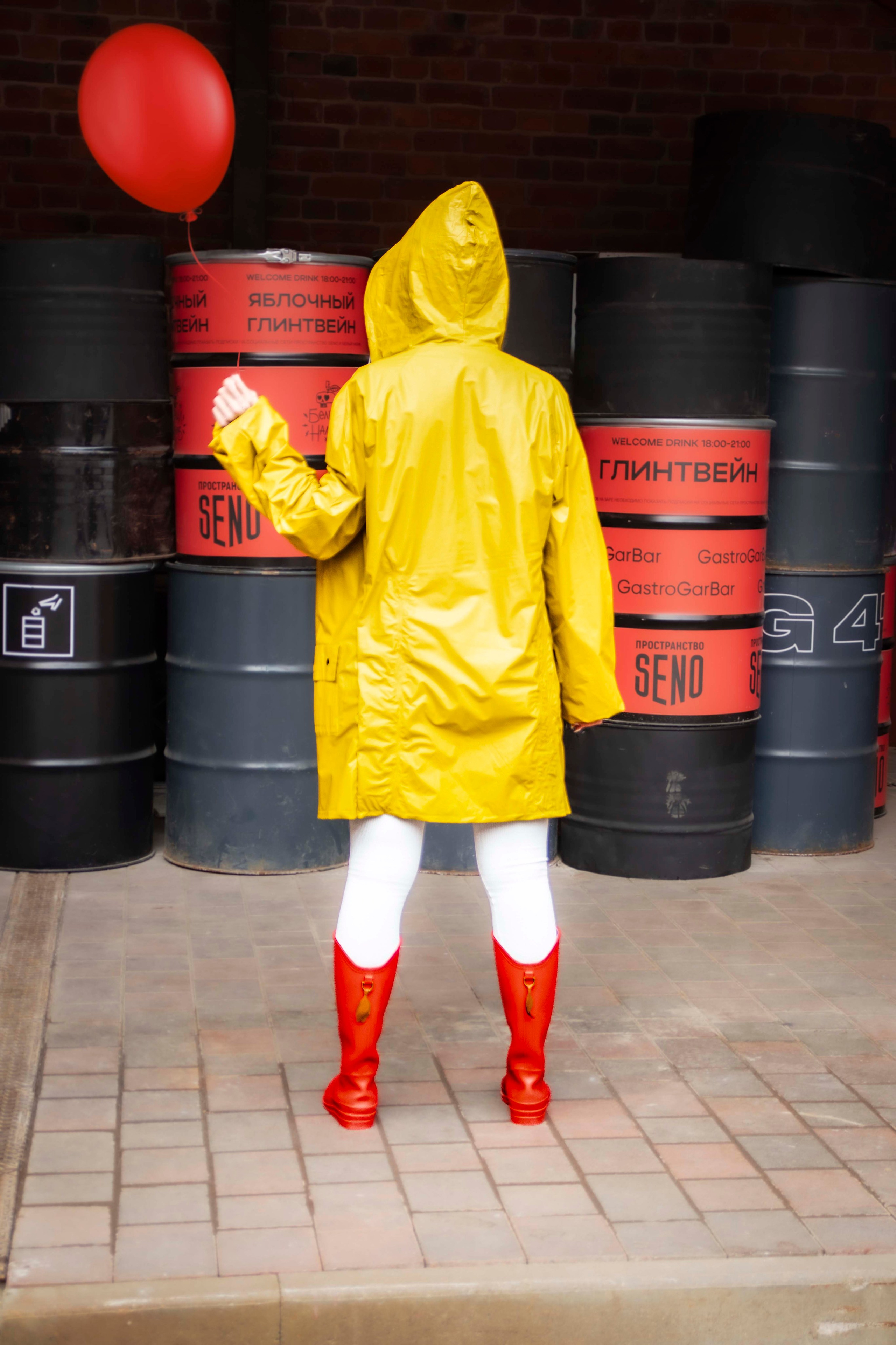 Диалог с пространством: динамичная фотопрогулка в интерьере Seno. Портретный фотограф в Санкт-Петербурге Савельева Ольга