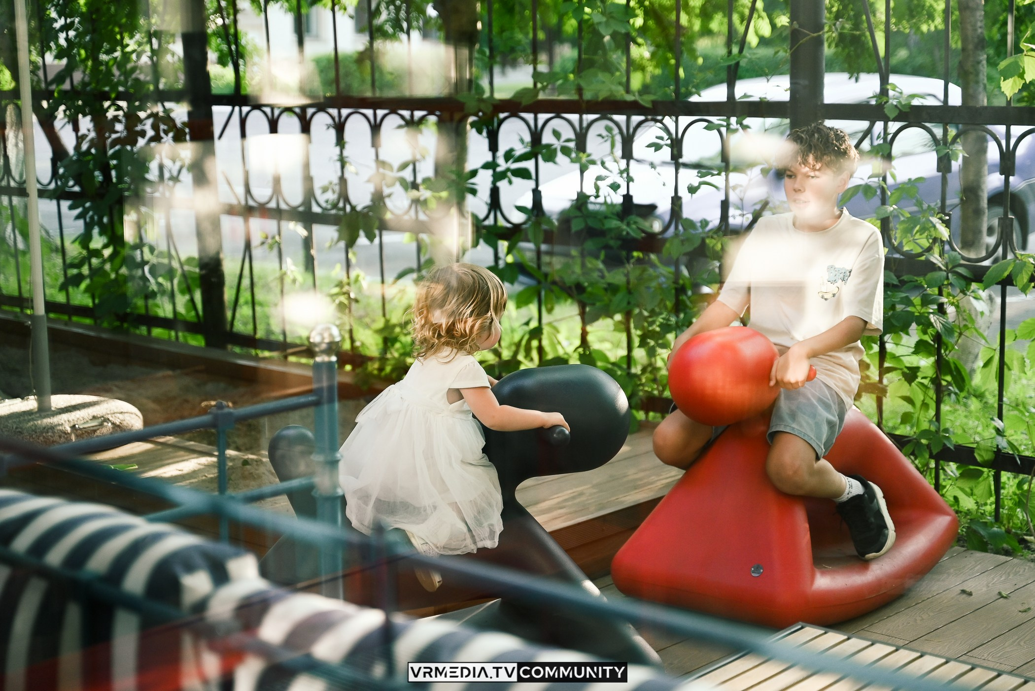 Ресторан «Volna»: Вокальный вечер на летней веранде «Хочу на дачу»