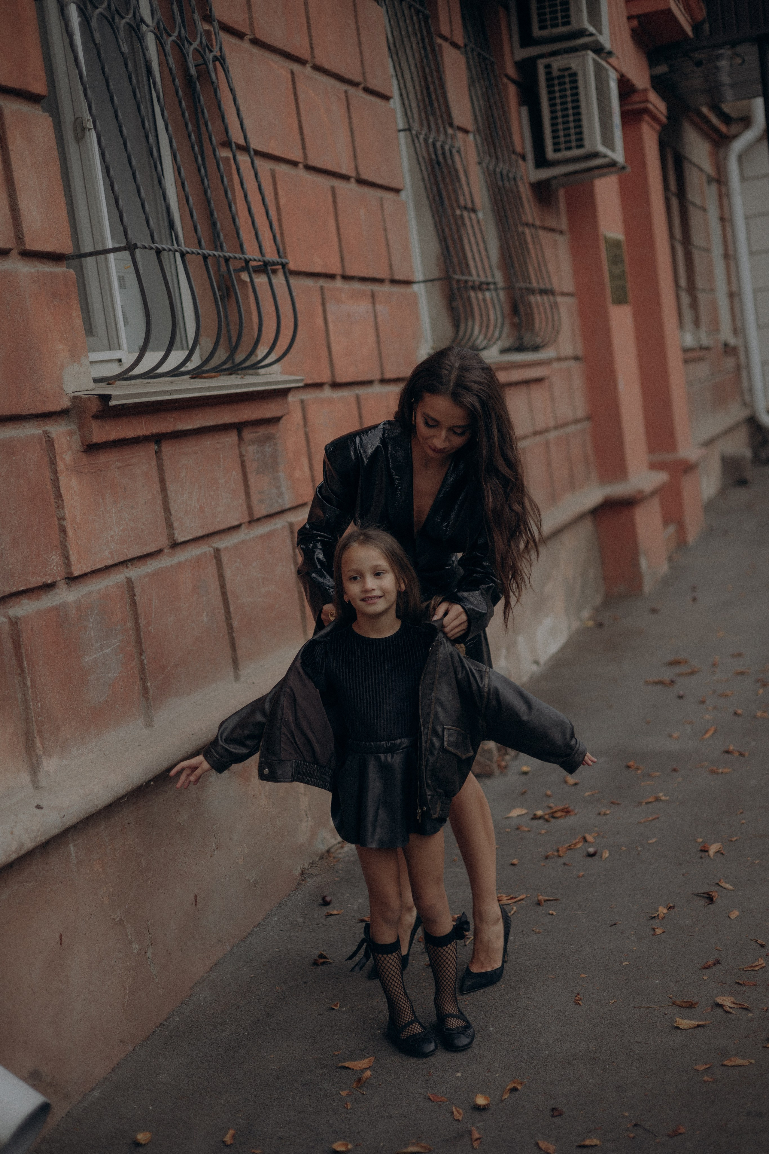 Алина и Николь. Условия и стоимость
