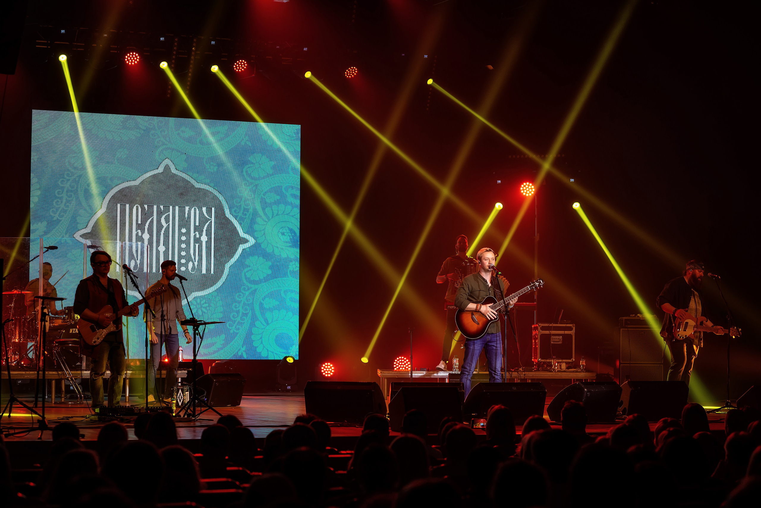 Концерт Пелагеи. Школьный, фэшн фотограф в Тюмени и в России Ирина Королева