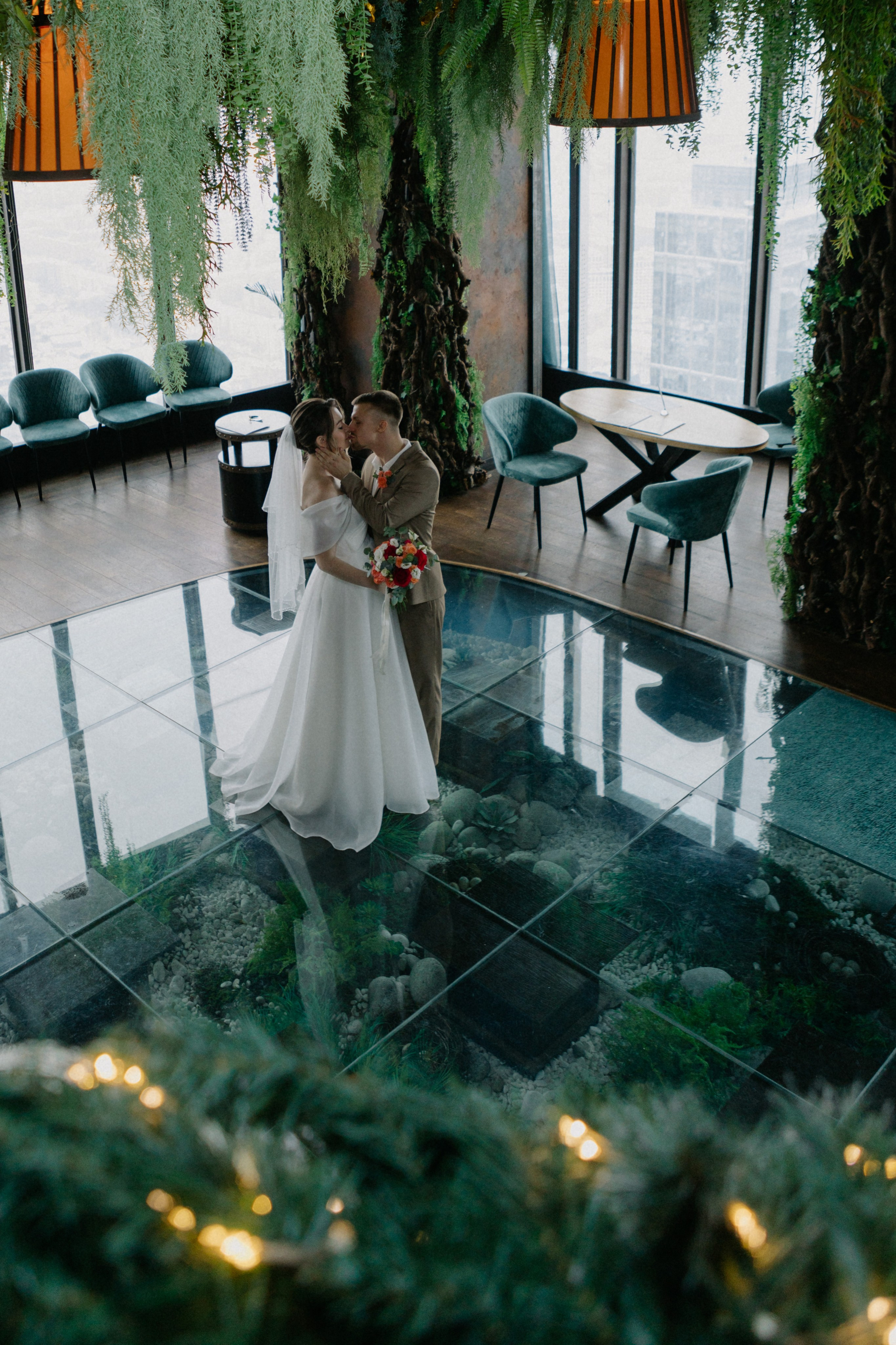 Ксюша и Илья. Утро в отеле роспись в Birds. Свадебный и портретный фотограф в Москве Анастасия Масюк