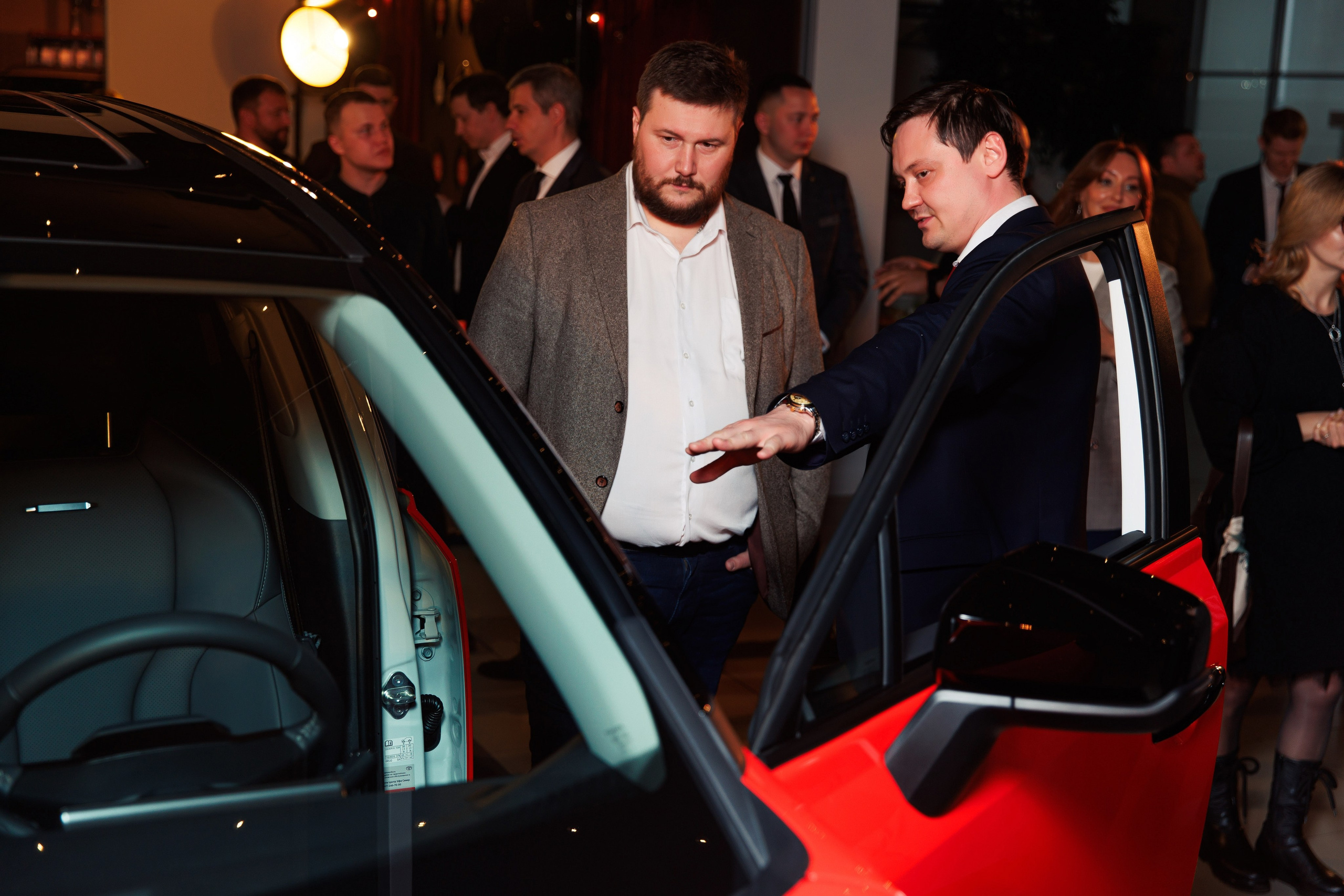 Презентация новой Toyota RAV4. Репортажный и свадебный фотограф в Уфе Павел Кожевников