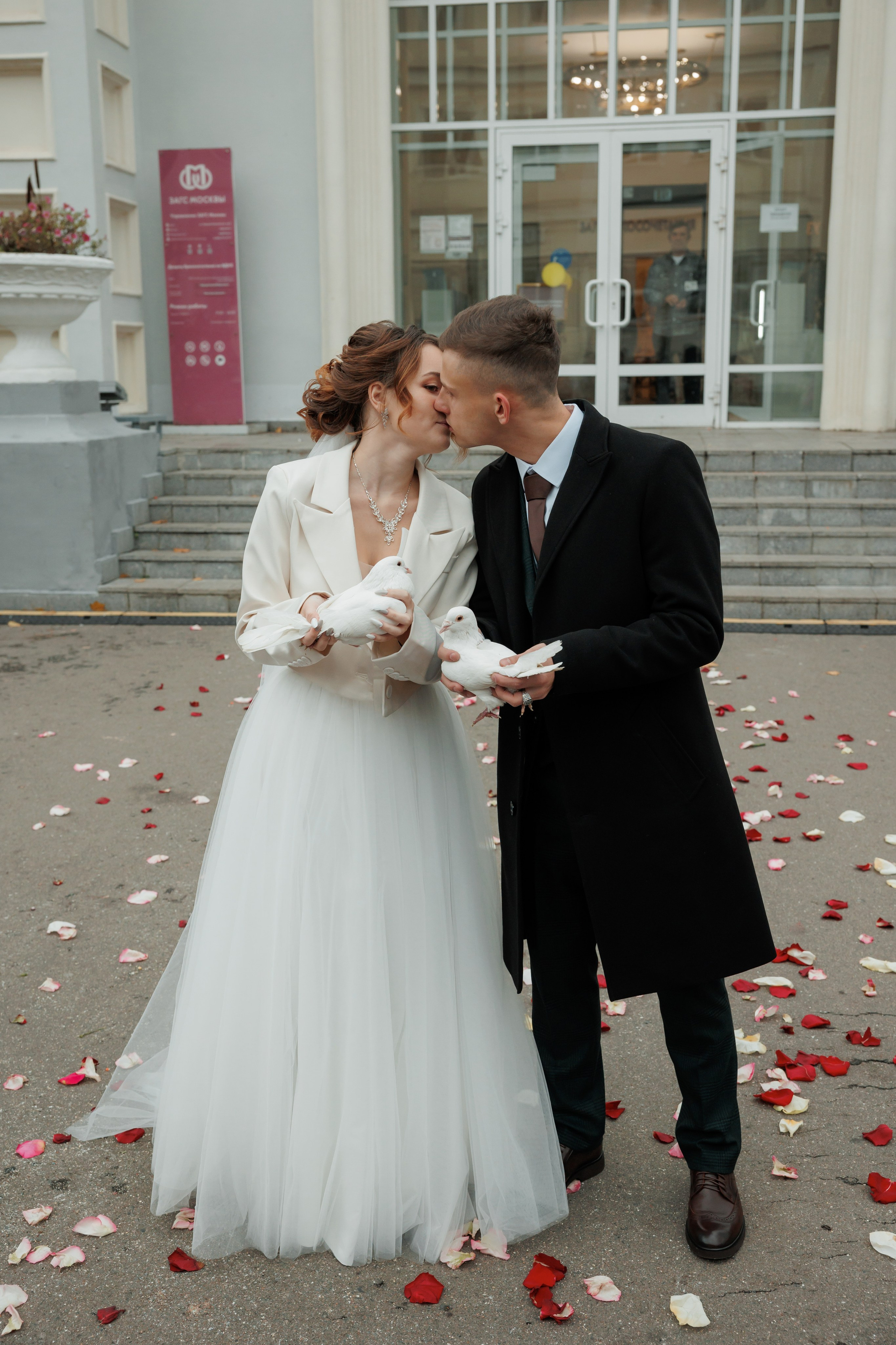 Константин и Дарья, ЗАГС ВДНХ, отель Soluxe, ресторан «Антик». Свадебный и репортажный фотограф (Москва, Королев и другие)