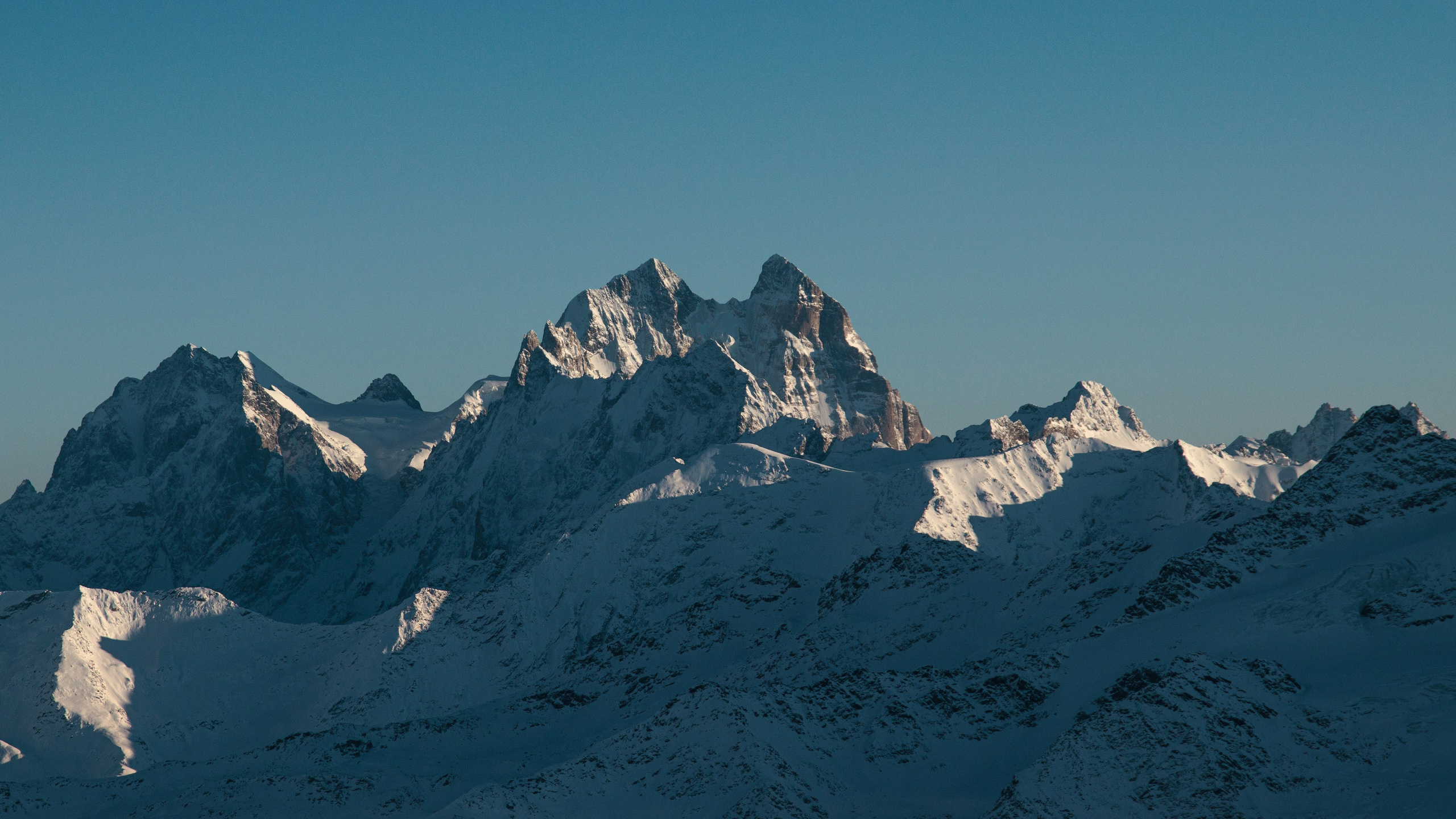 Эльбрус / зима. Фотограф на трекинг и восхождение Эльбрус, Приэльбрусье. Елизавета Бобок