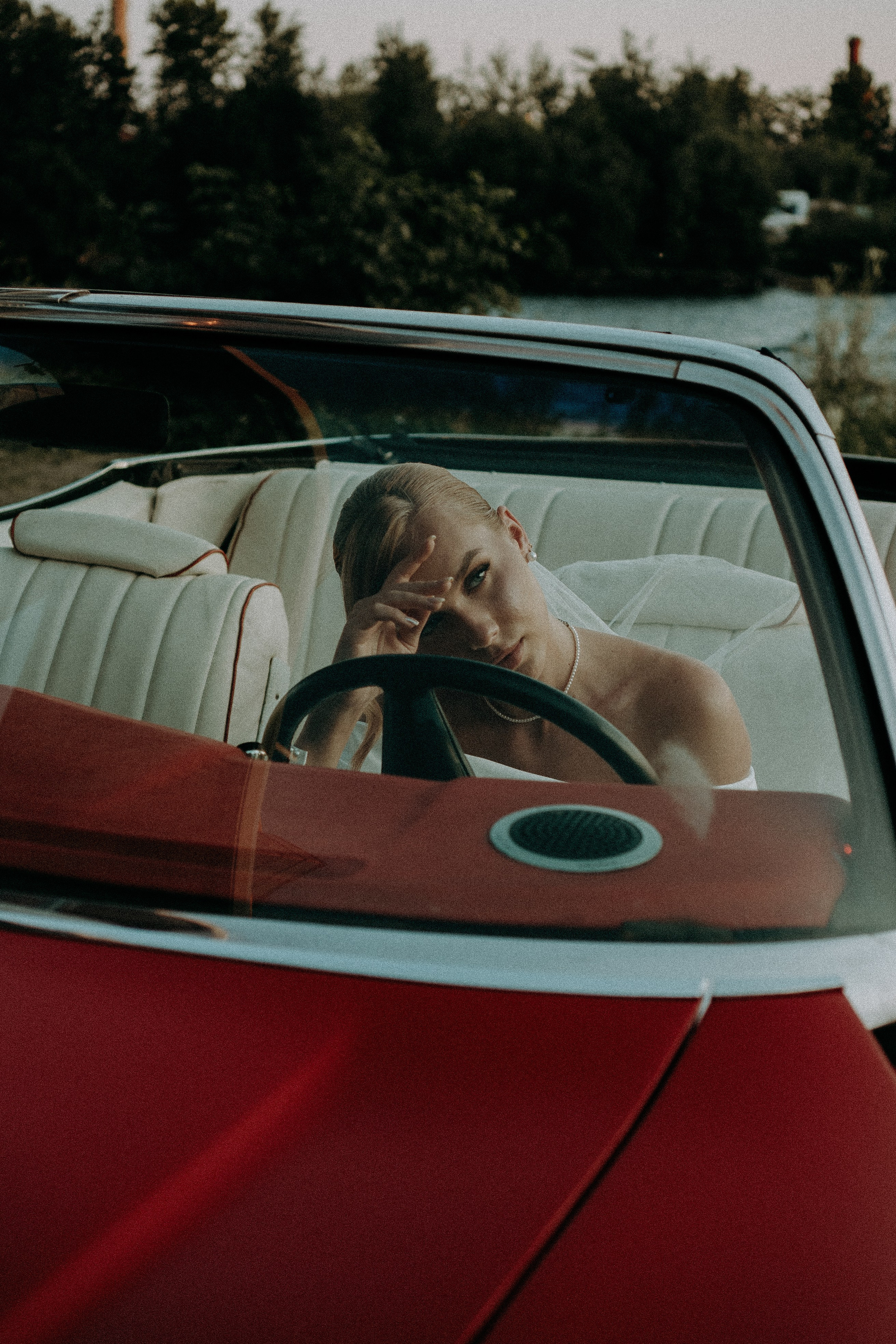 СВАДЕБНАЯ СЬЕМКА ВОЗЛЕ МСОТА БЕТАНКУРА НА КАБРИОЛЕТЕ. Профессиональный фотограф, Санкт-Петербург — Виктория Богомолова