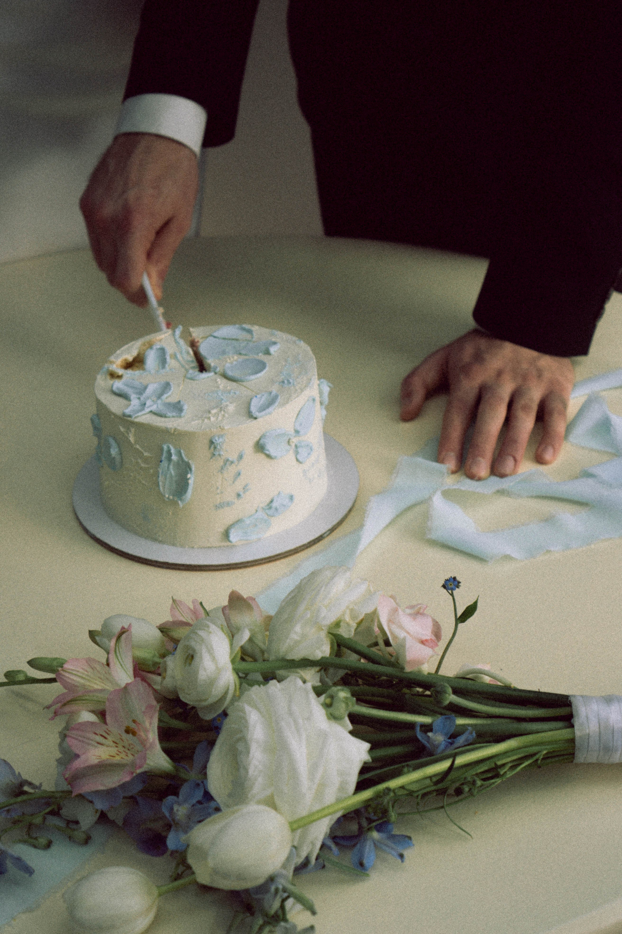 СВАДЕБНАЯ СЬЕМКА В ОТЕЛЕ. СБОРЫ ЖЕНИХА И НЕВЕСТЫ И ТАКЖЕ ТОР И ПОДГОТОВКА К ПРОГУЛКЕ. Профессиональный фотограф, Санкт-Петербург — Виктория Богомолова