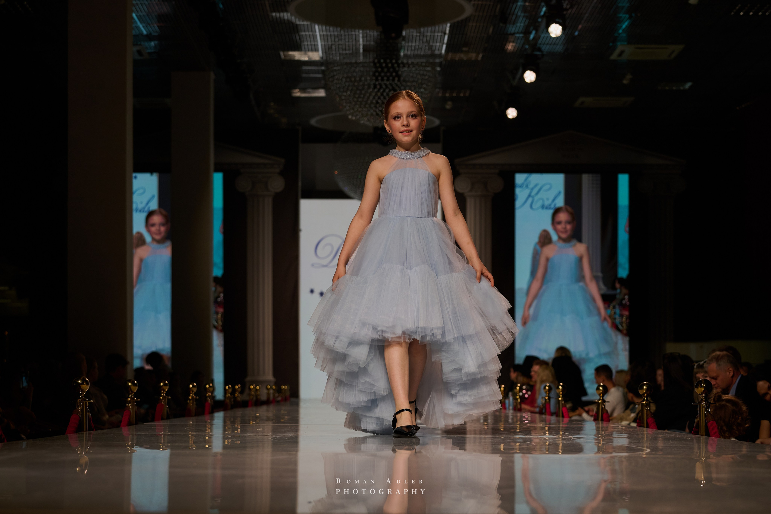 ESTET FASHION WEEK ВЕСНА — 2025. Фотограф Роман Адлер