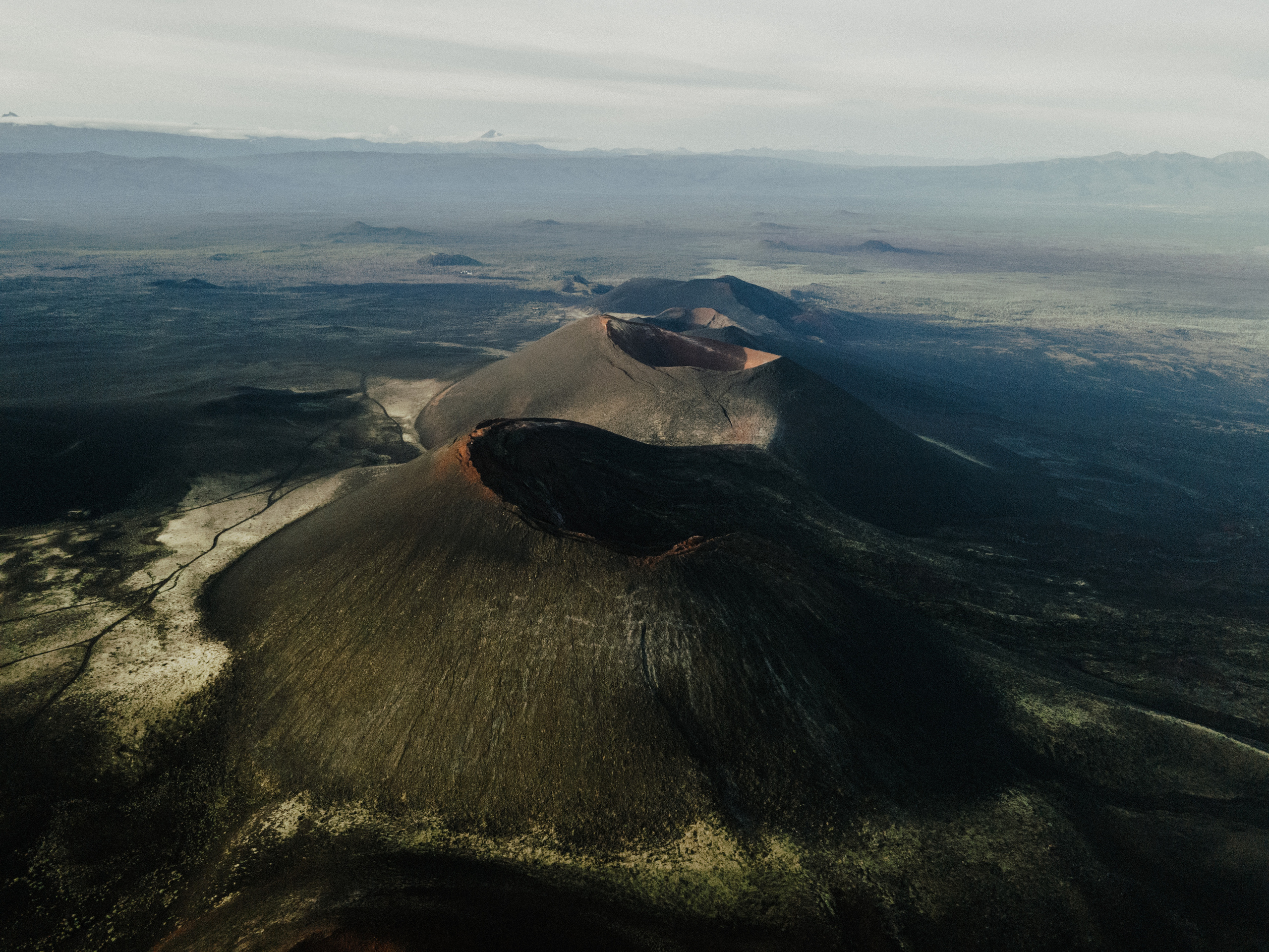 Толбачик. Свадебное фото и видео на Камчатке. Туристические маршруты