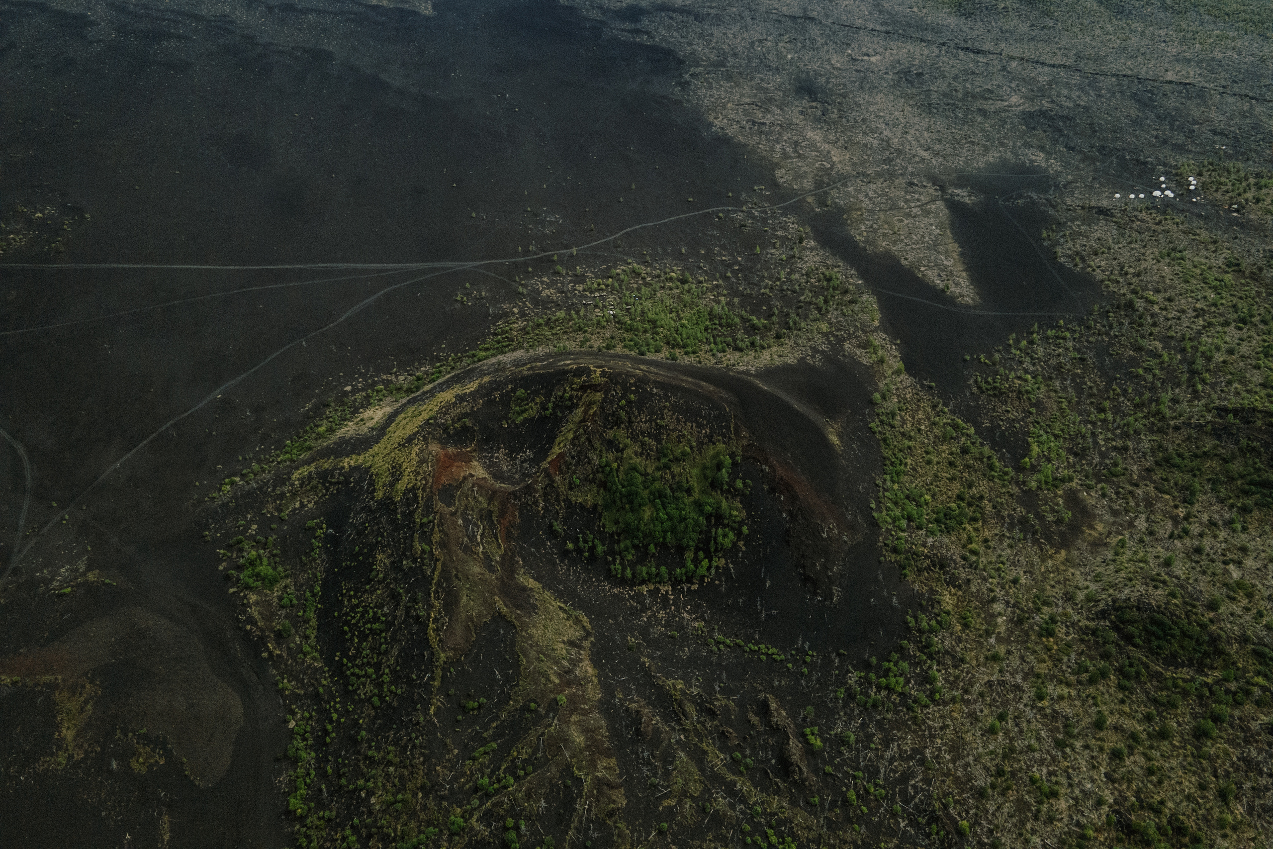 Толбачик. Свадебное фото и видео на Камчатке. Туристические маршруты