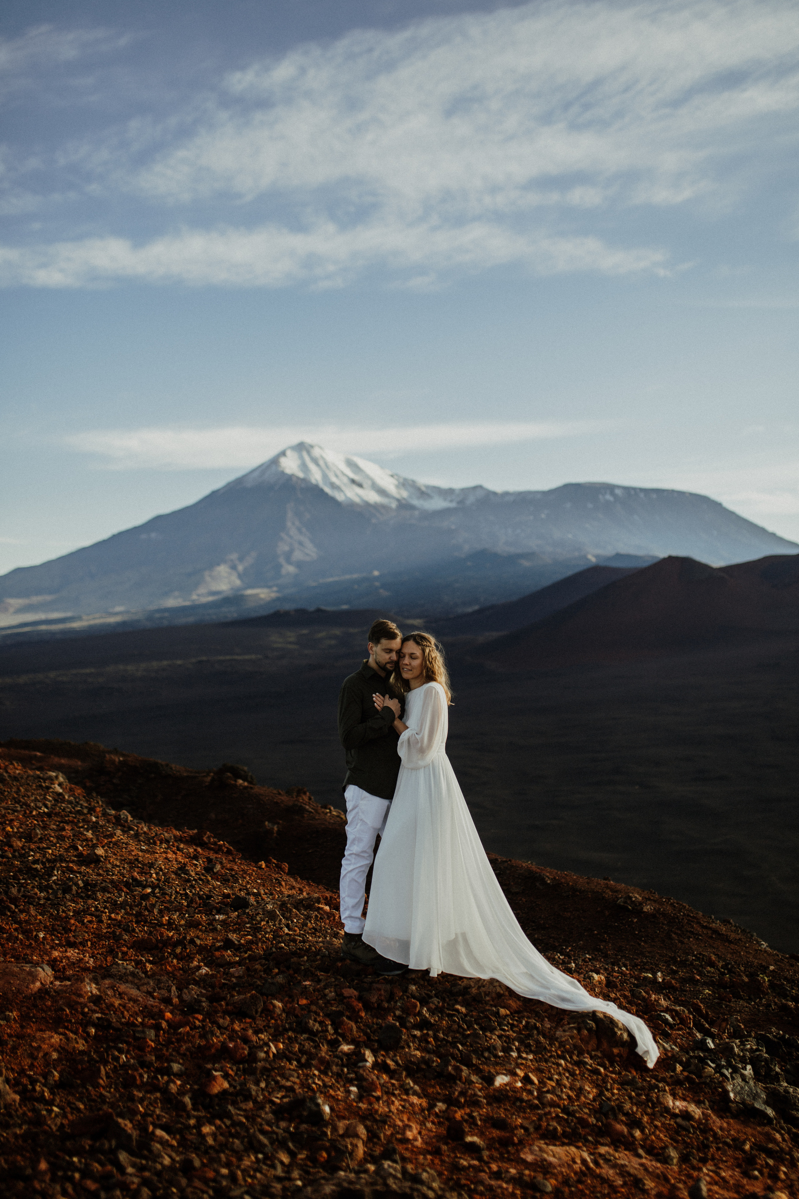 Толбачик. Свадебное фото и видео на Камчатке. Туристические маршруты