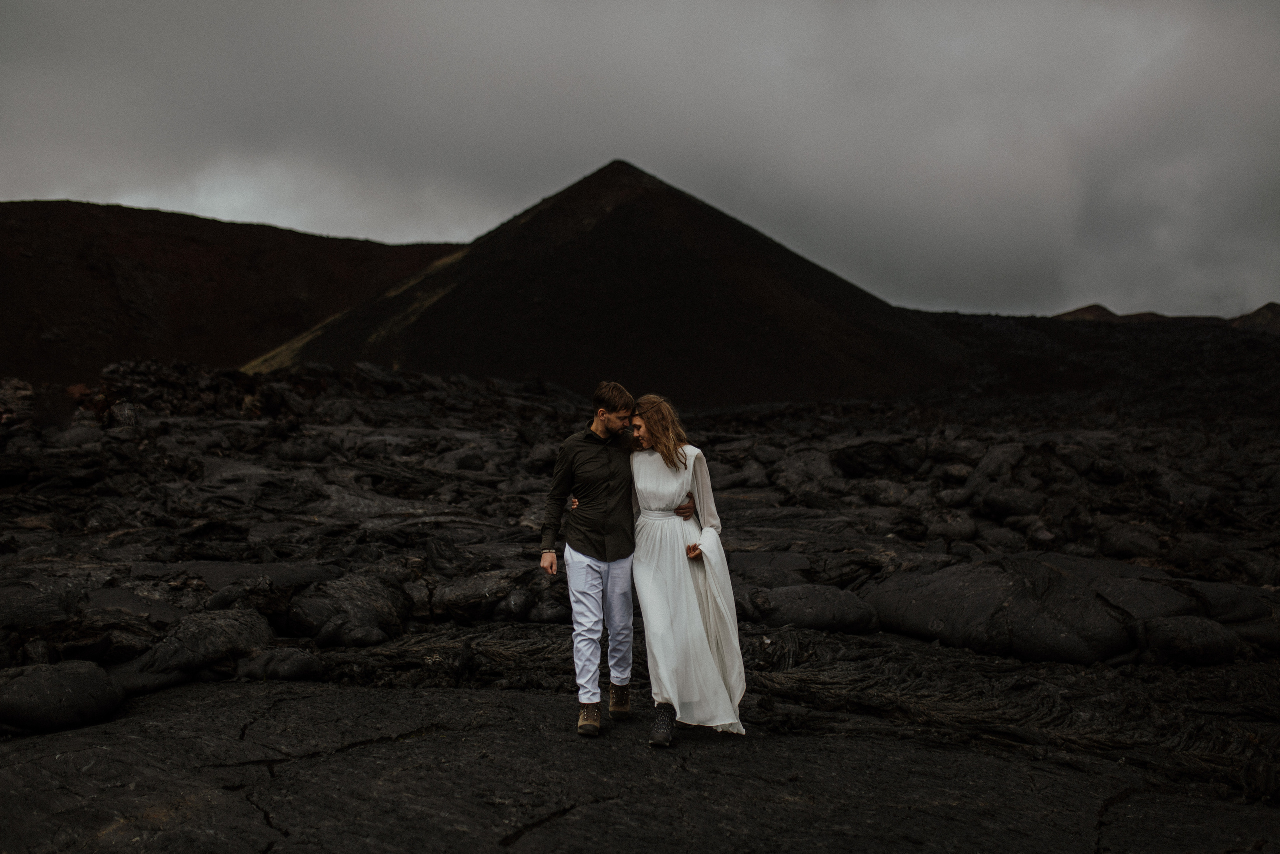 Толбачик. Свадебное фото и видео на Камчатке. Туристические маршруты