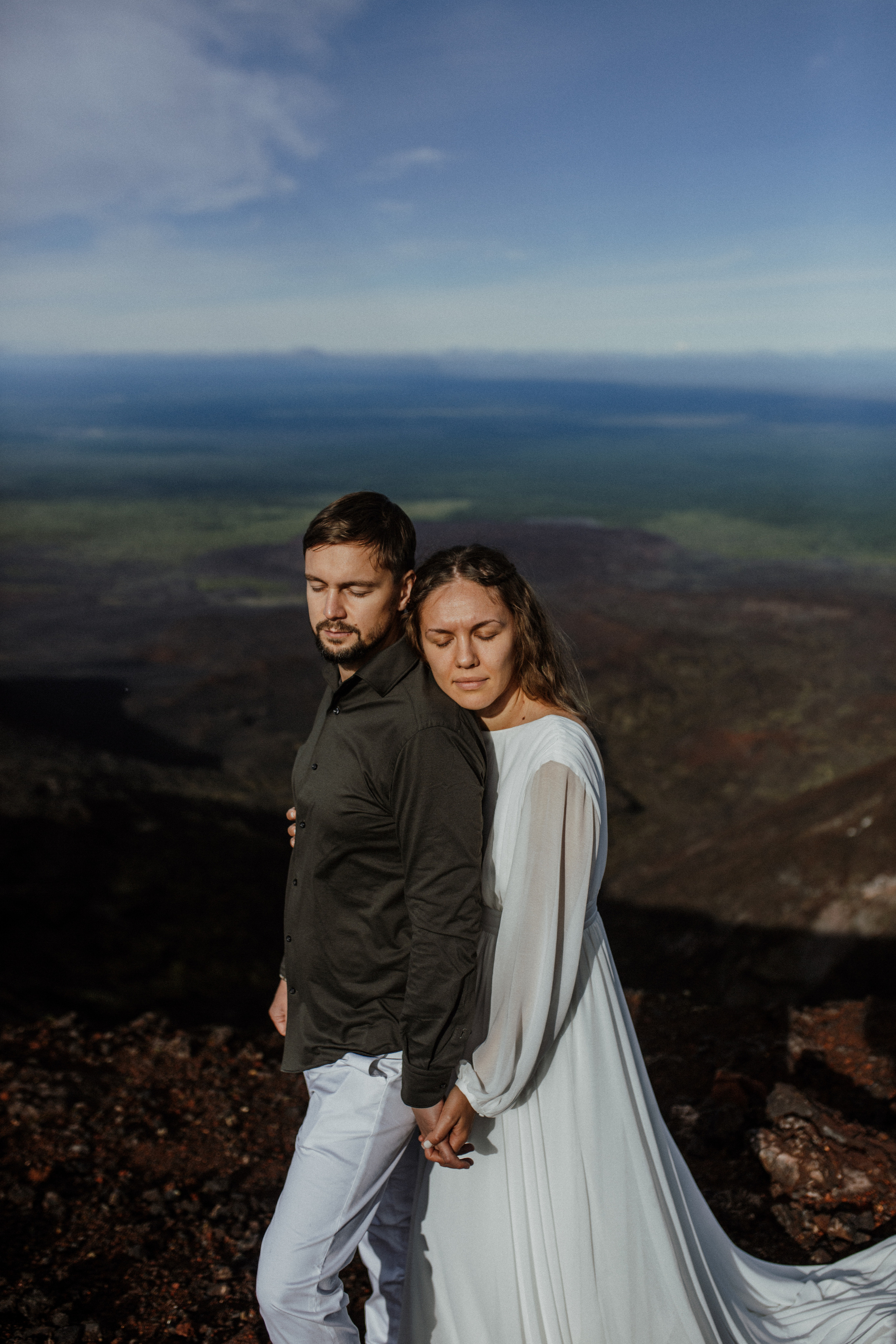 Толбачик. Свадебное фото и видео на Камчатке. Туристические маршруты