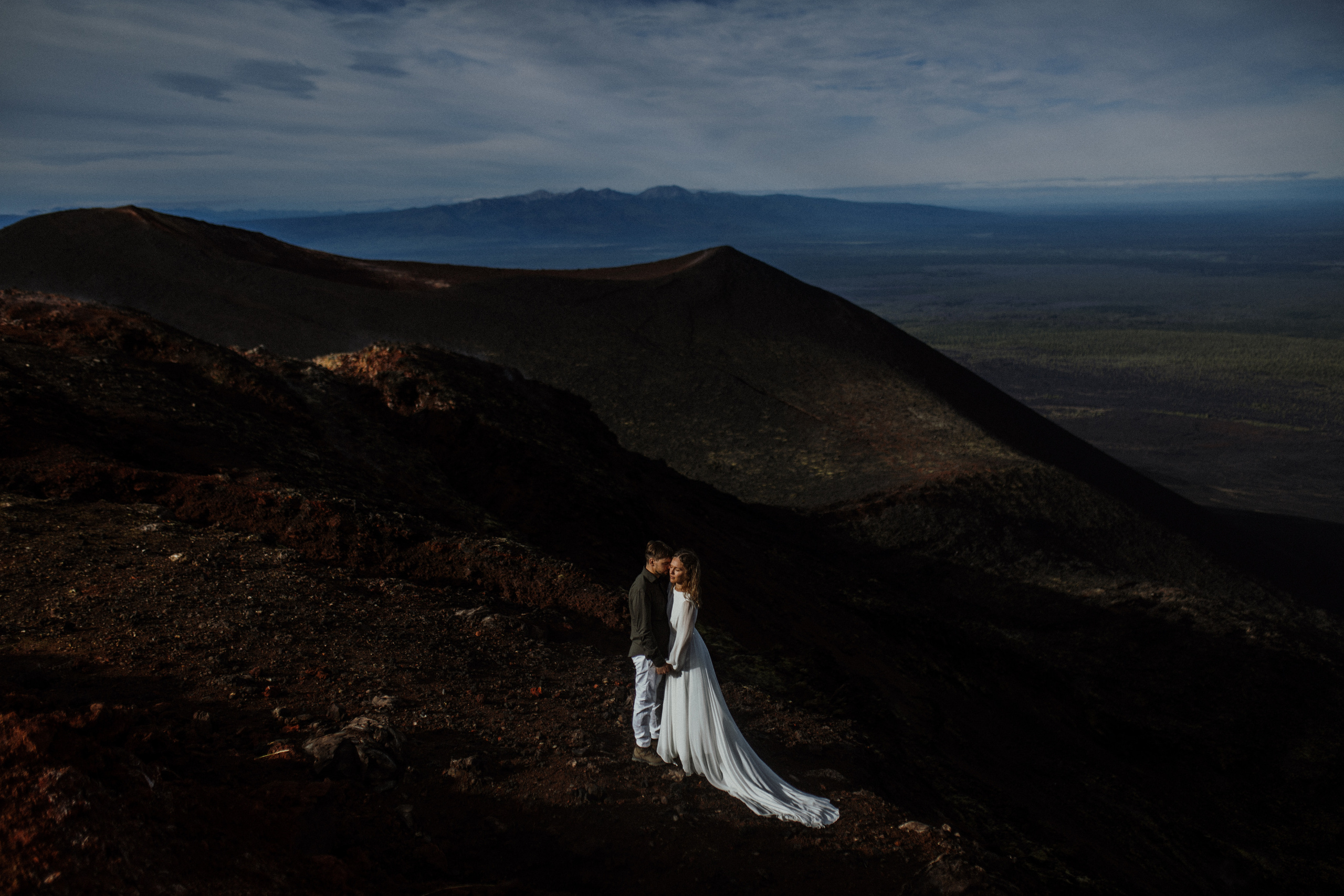 Толбачик. Свадебное фото и видео на Камчатке. Туристические маршруты