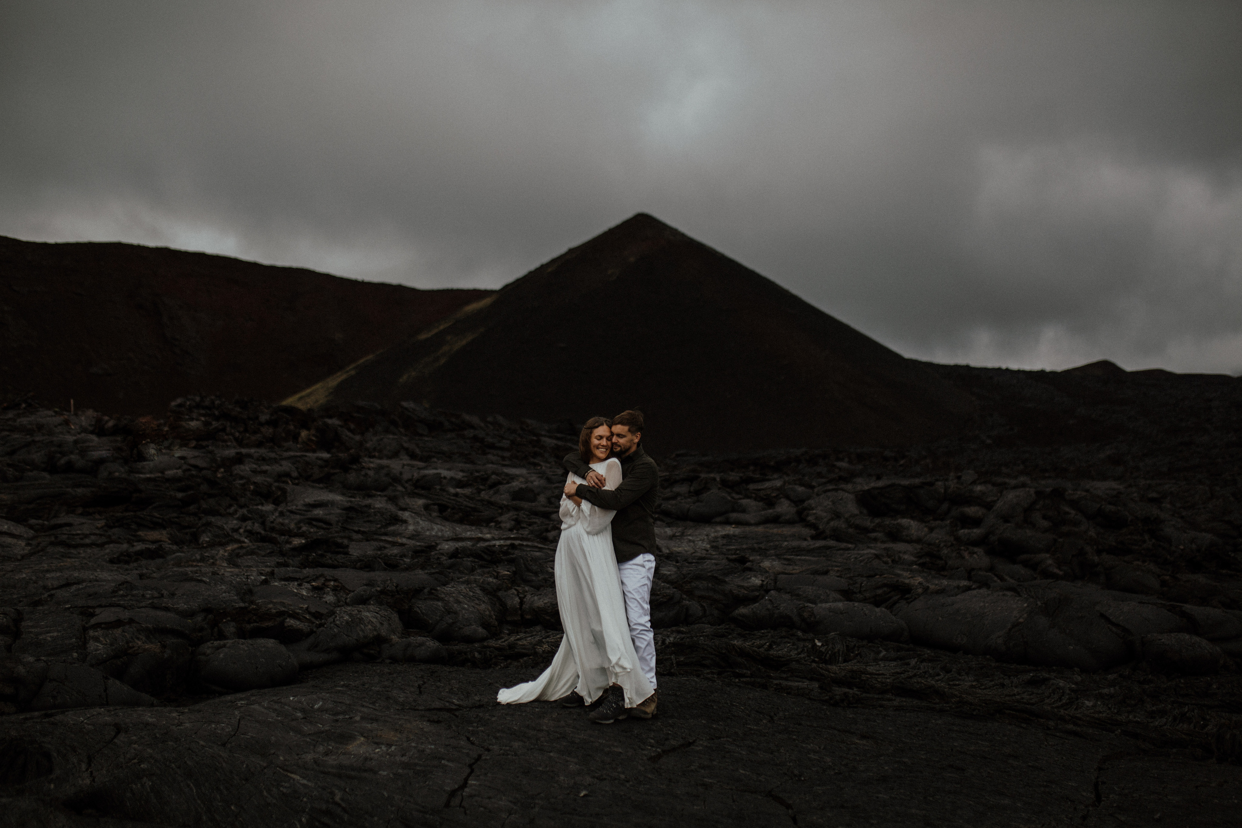 Толбачик. Свадебное фото и видео на Камчатке. Туристические маршруты