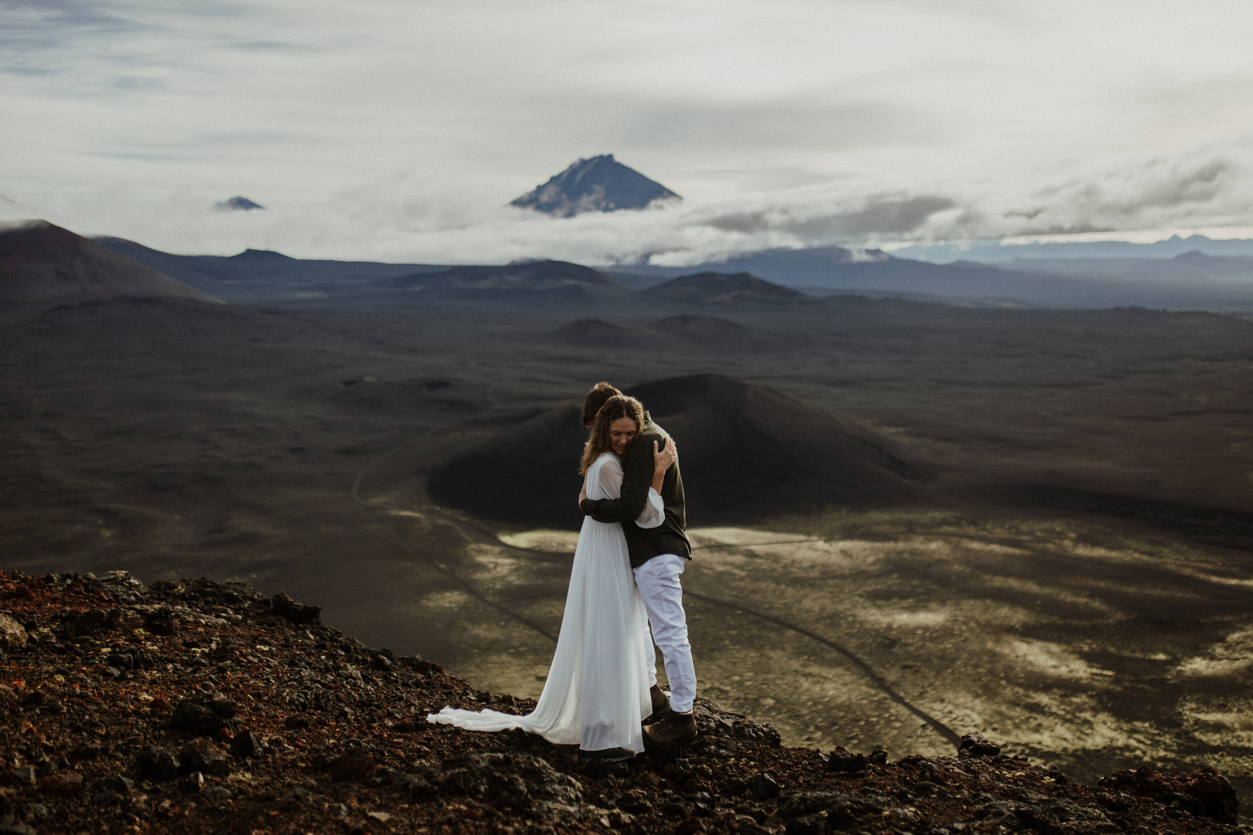 Толбачик. Свадебное фото и видео на Камчатке. Туристические маршруты