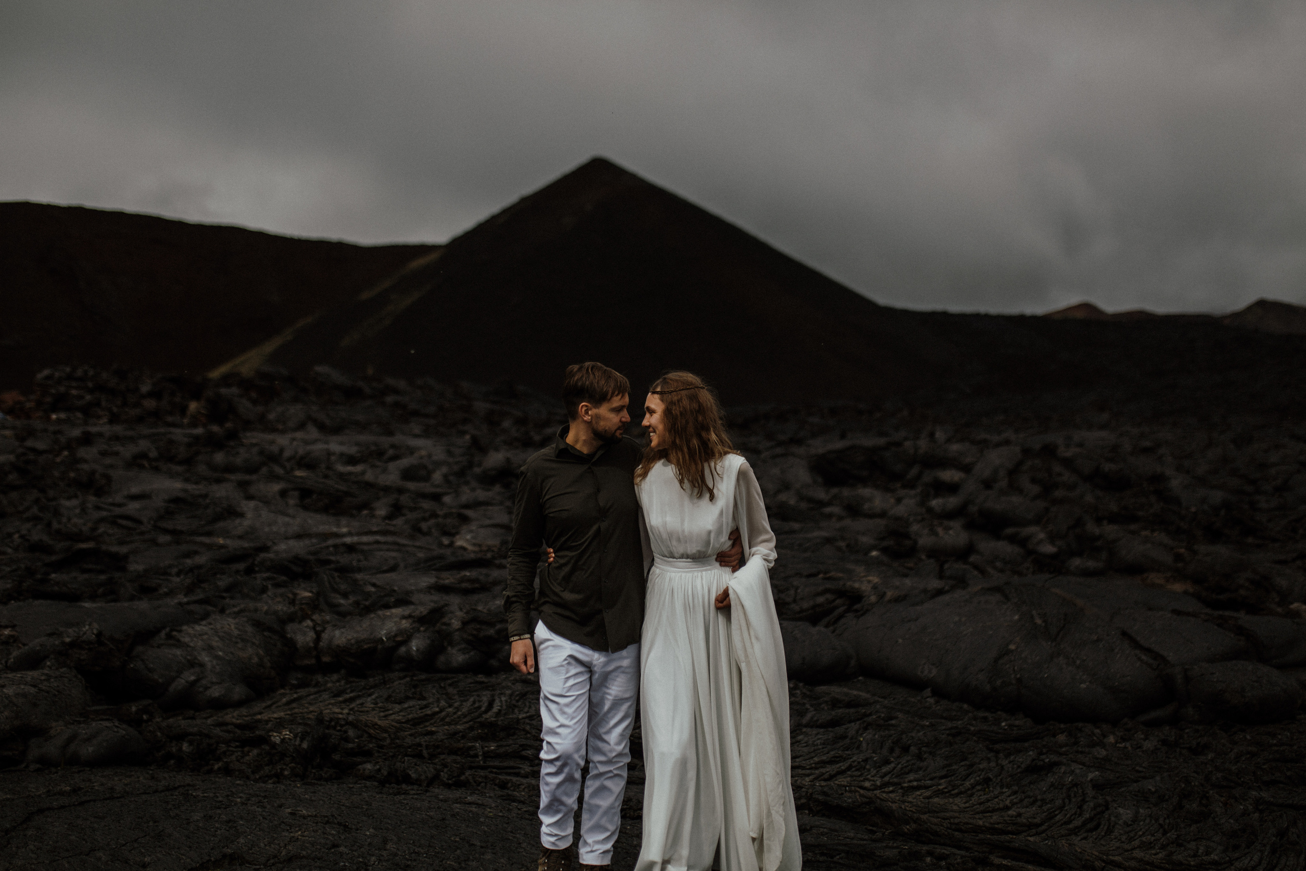 Толбачик. Свадебное фото и видео на Камчатке. Туристические маршруты