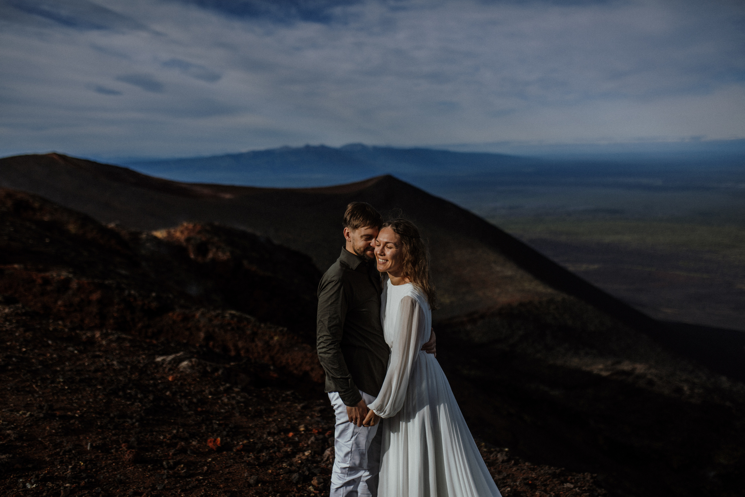 Толбачик. Свадебное фото и видео на Камчатке. Туристические маршруты
