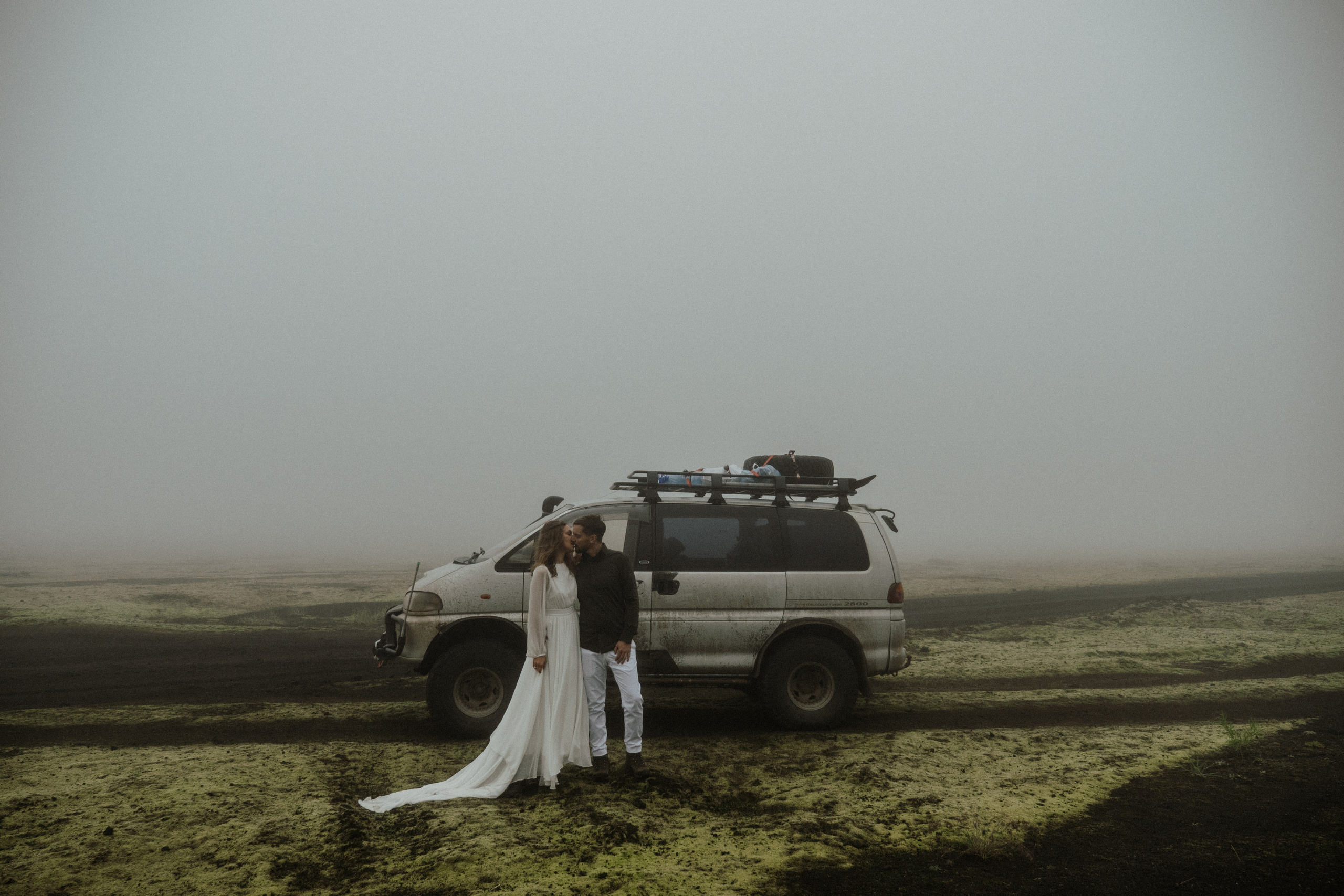 Толбачик. Свадебное фото и видео на Камчатке. Туристические маршруты