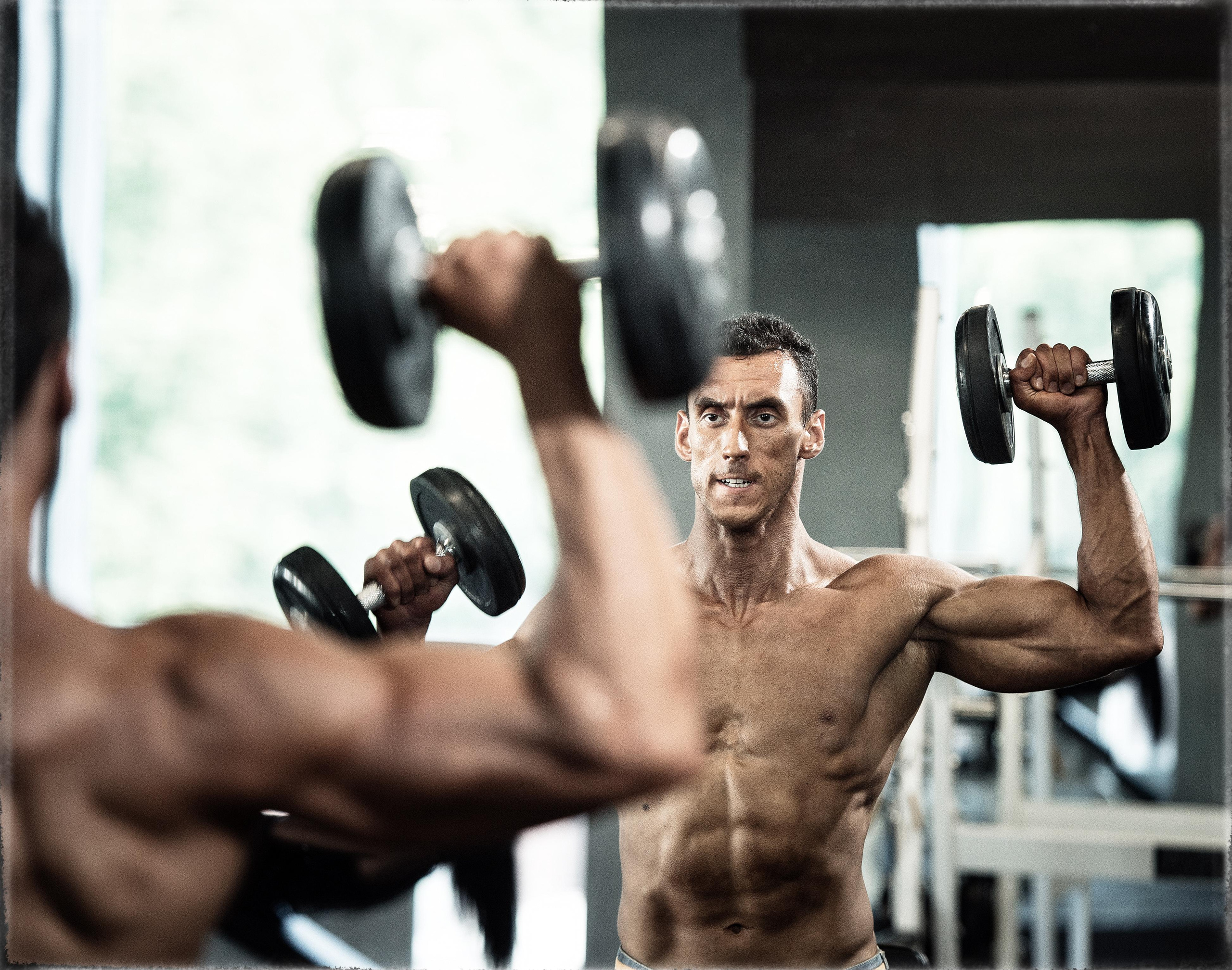 Шоумен и актер Руслан Январев. Главная