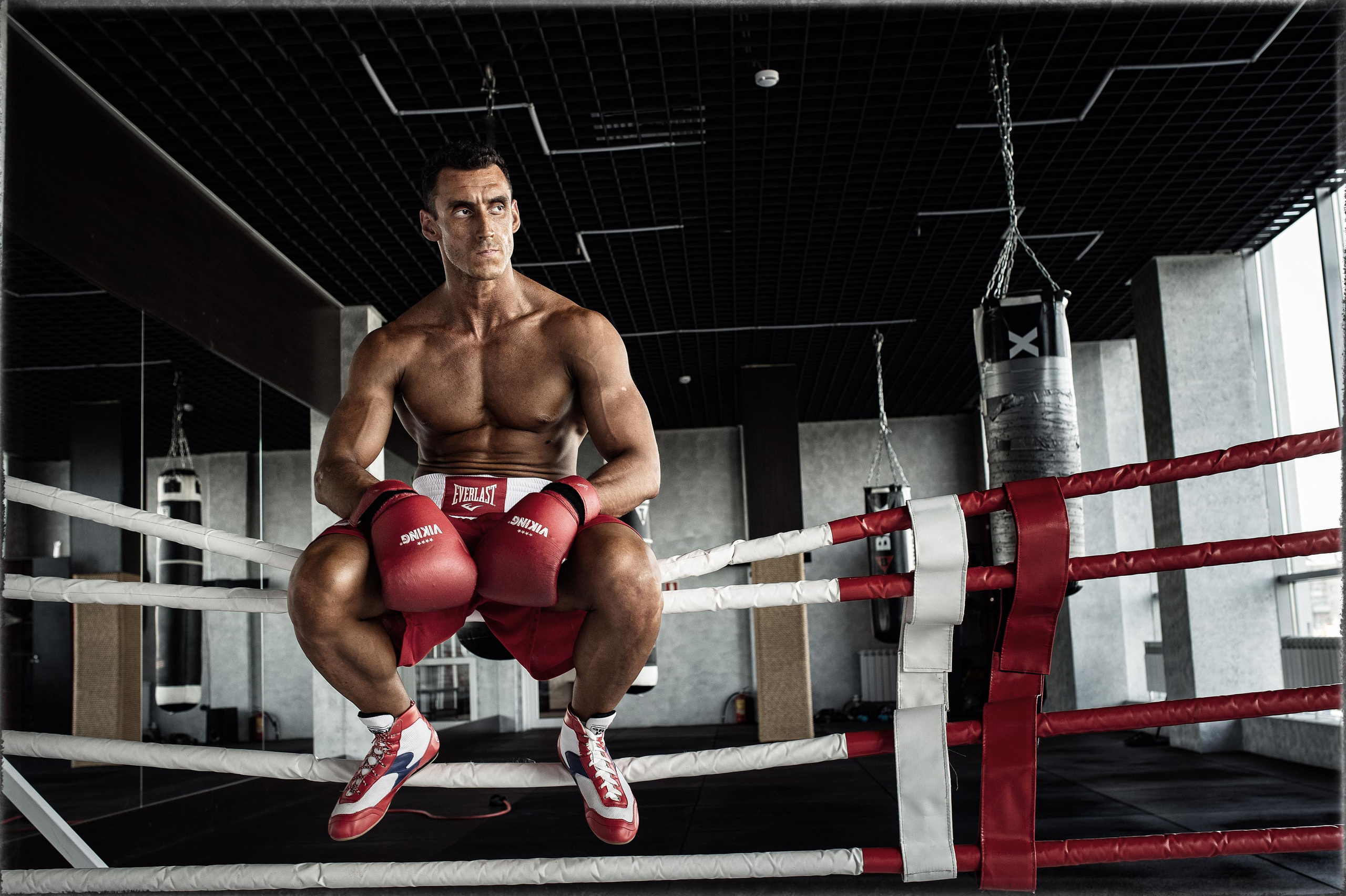 Шоумен и актер Руслан Январев. Главная