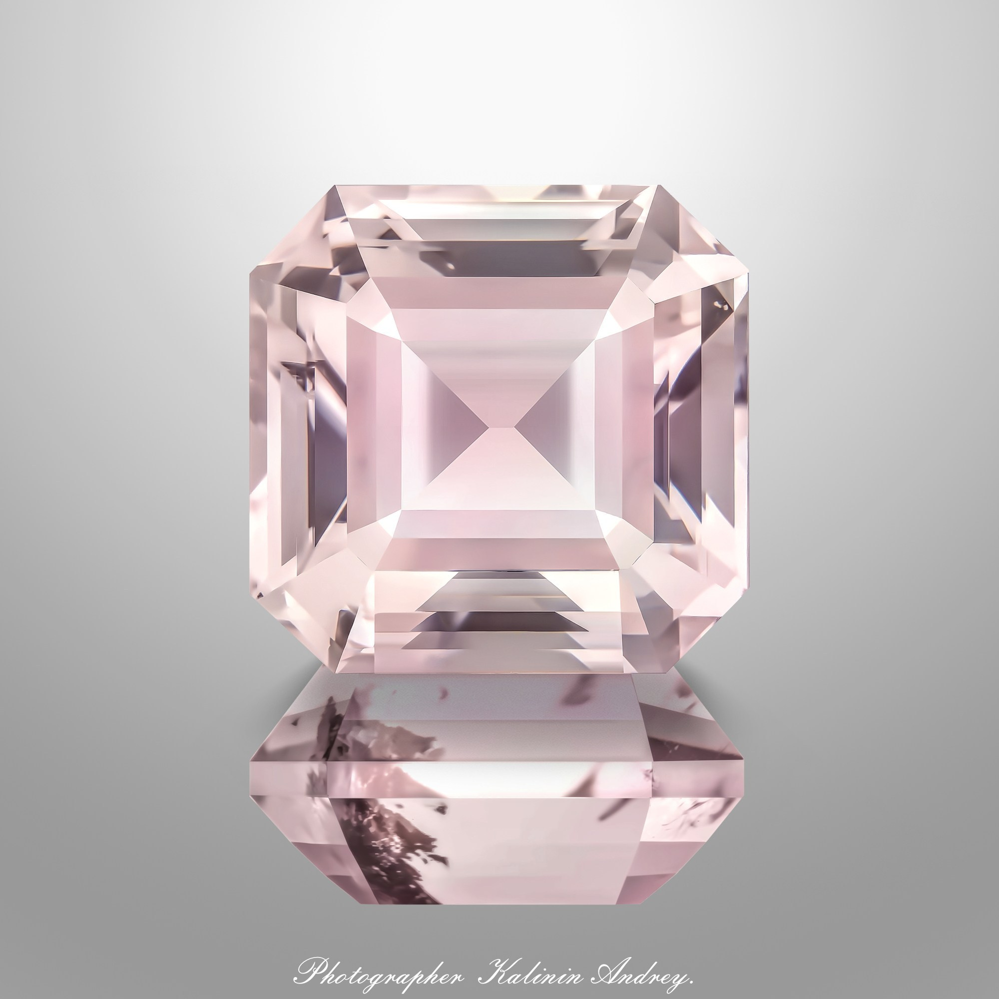 Фотографии в большом разрешении драгоценных камней на продажу купить тел +79 660 031 307. Высококачественная профессиональная рекламная фотосъёмка ювелирных украшений, драгоценных камней в Москве. Обучение, консультация