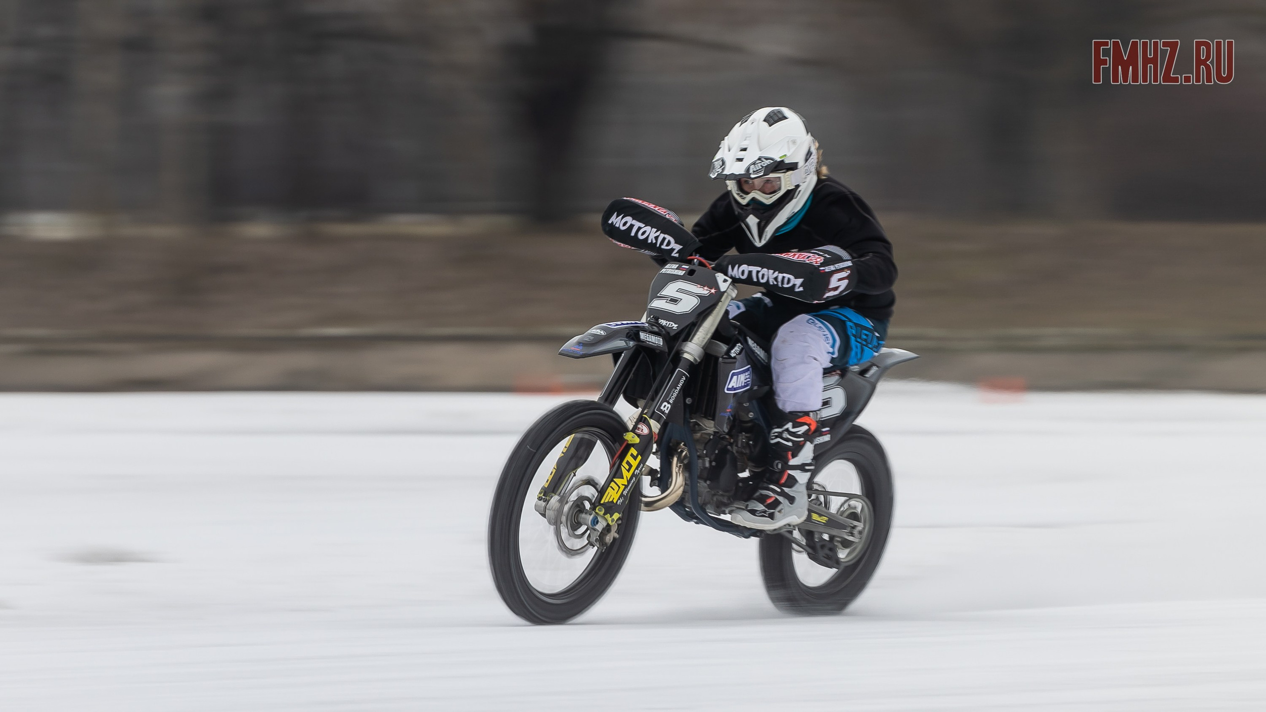 Первый этап Кубка МФР по мотокроссу на льду Большого Крылатского пруда в Москве. 8 февраля 2025 г. Фотограф Владимир Охрименко