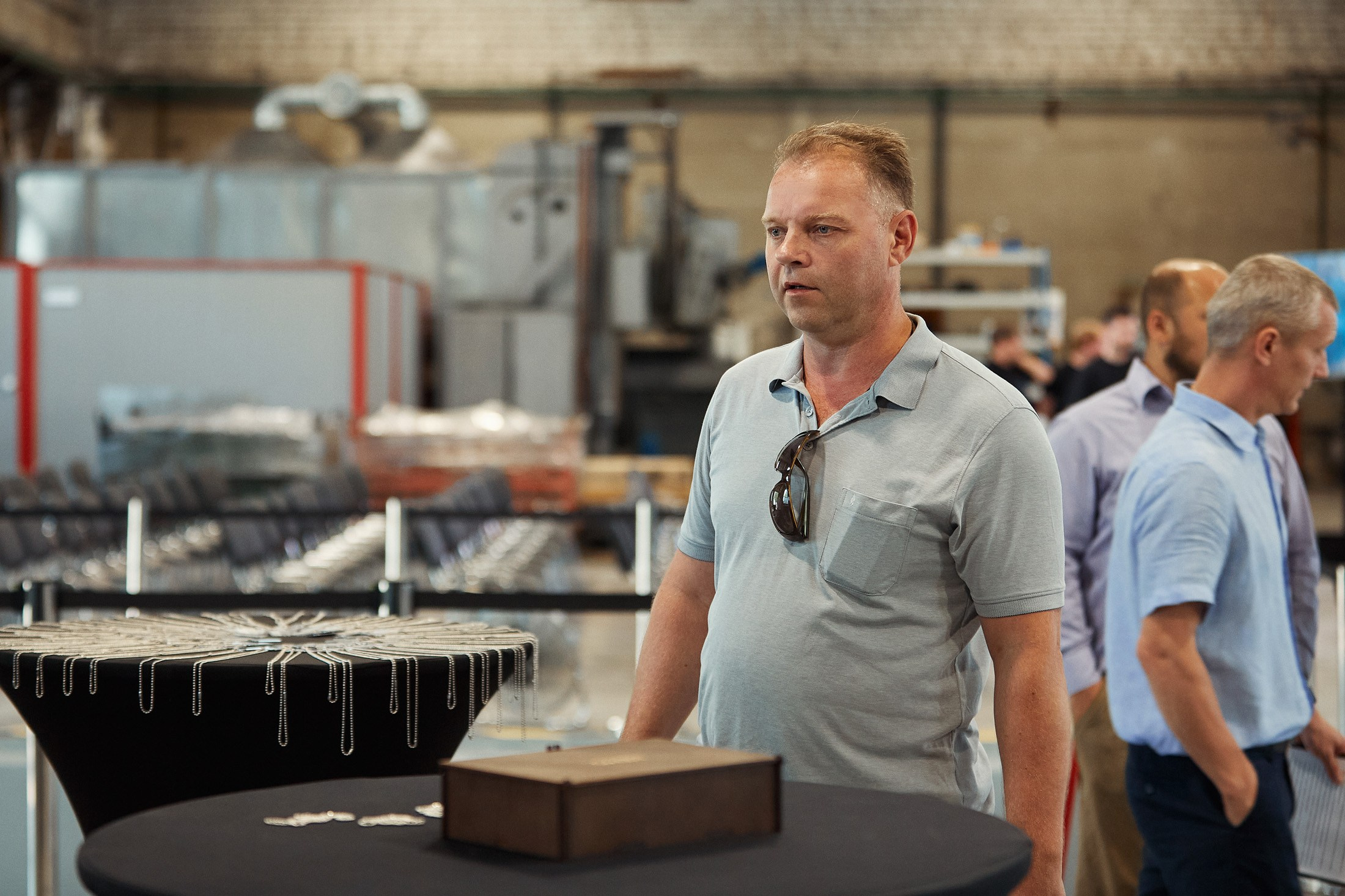 EMG / Международный форум / Презентация нового высокоточного станка. Антон Артюшин, портретный фотограф. Москва